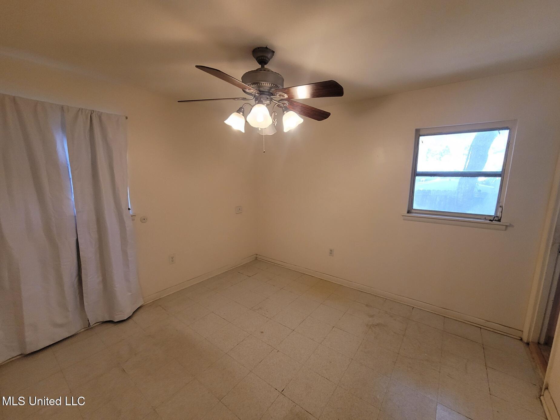 1028 Esposito Street, Biloxi, Mississippi image 7