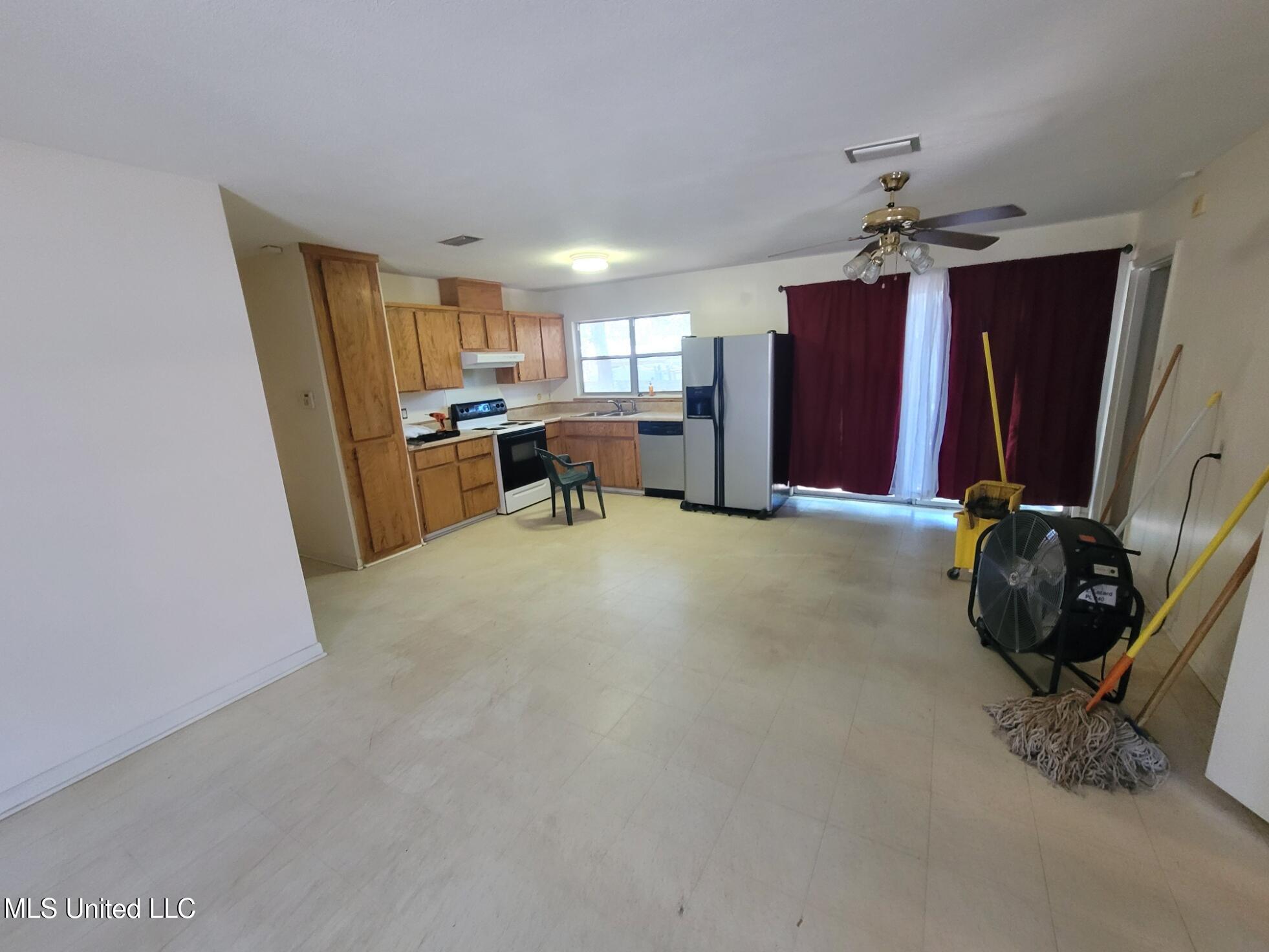 1028 Esposito Street, Biloxi, Mississippi image 2