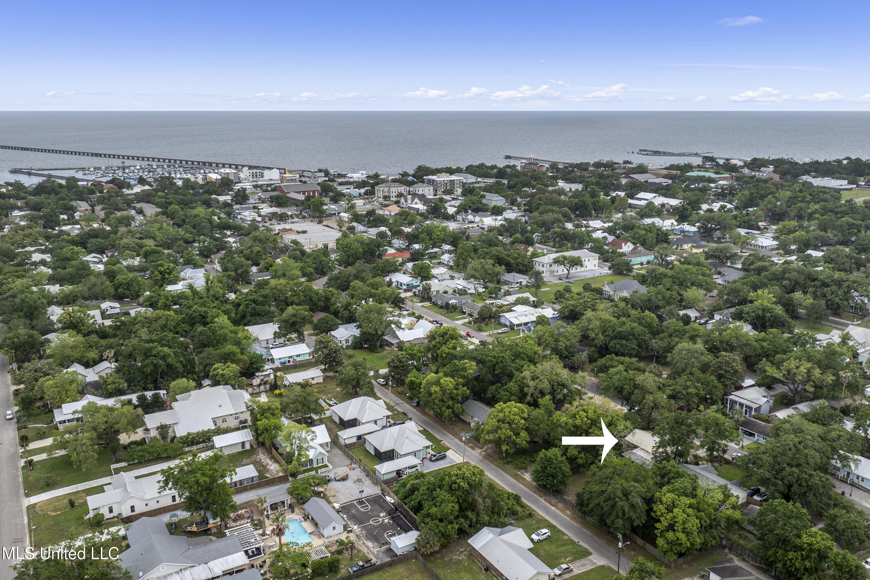 329 Demontluzin Avenue, Bay Saint Louis, Mississippi image 40