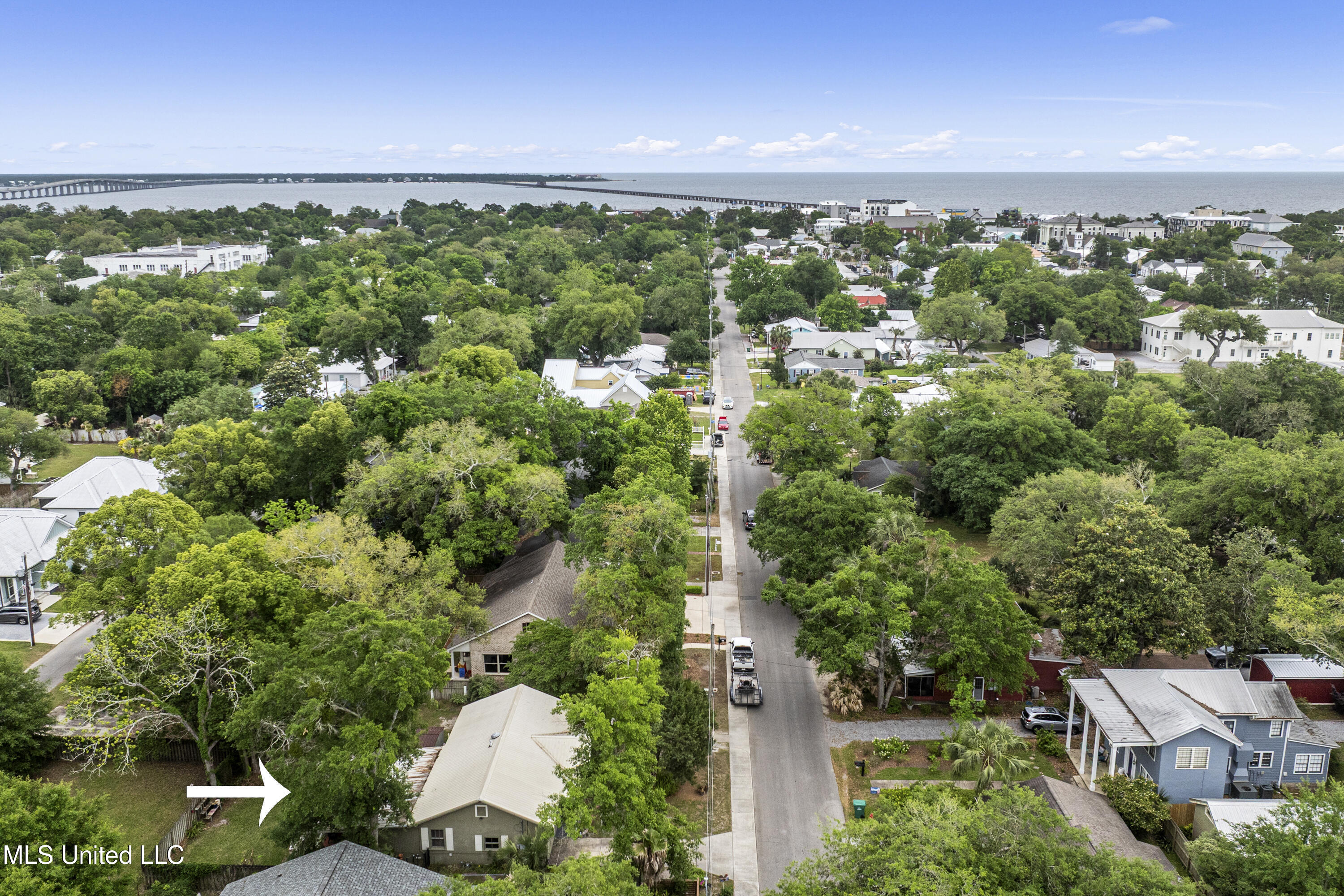 329 Demontluzin Avenue, Bay Saint Louis, Mississippi image 2