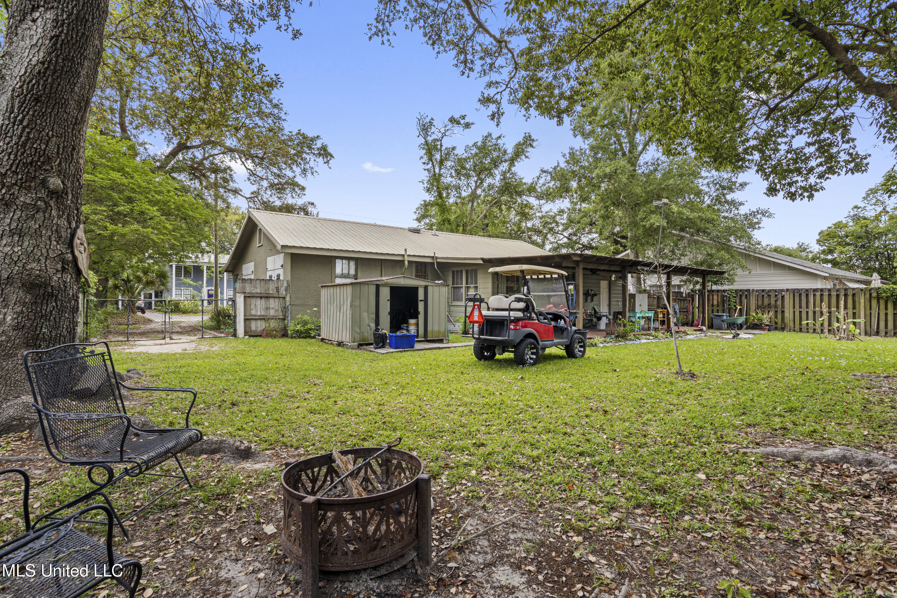 329 Demontluzin Avenue, Bay Saint Louis, Mississippi image 36