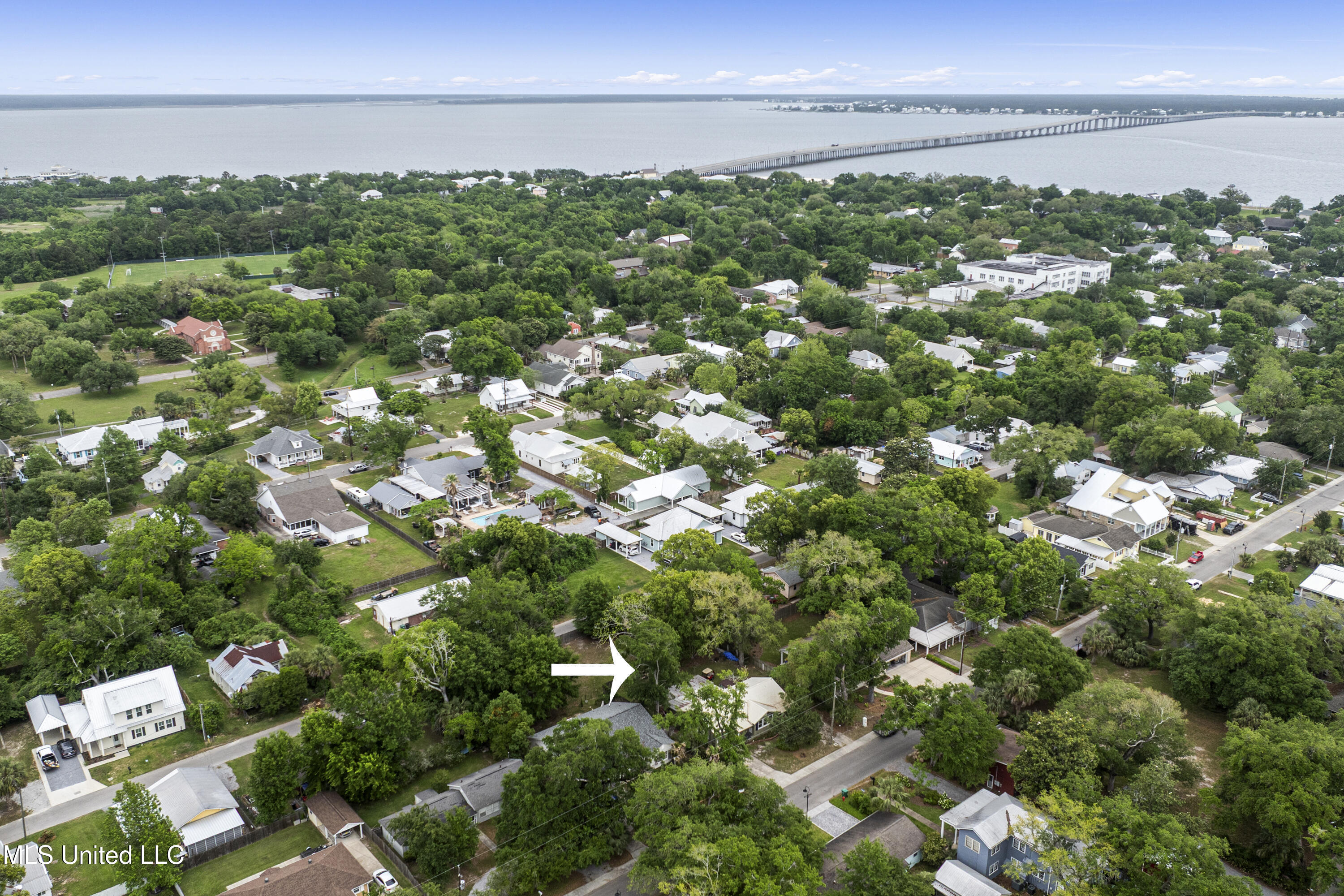 329 Demontluzin Avenue, Bay Saint Louis, Mississippi image 38