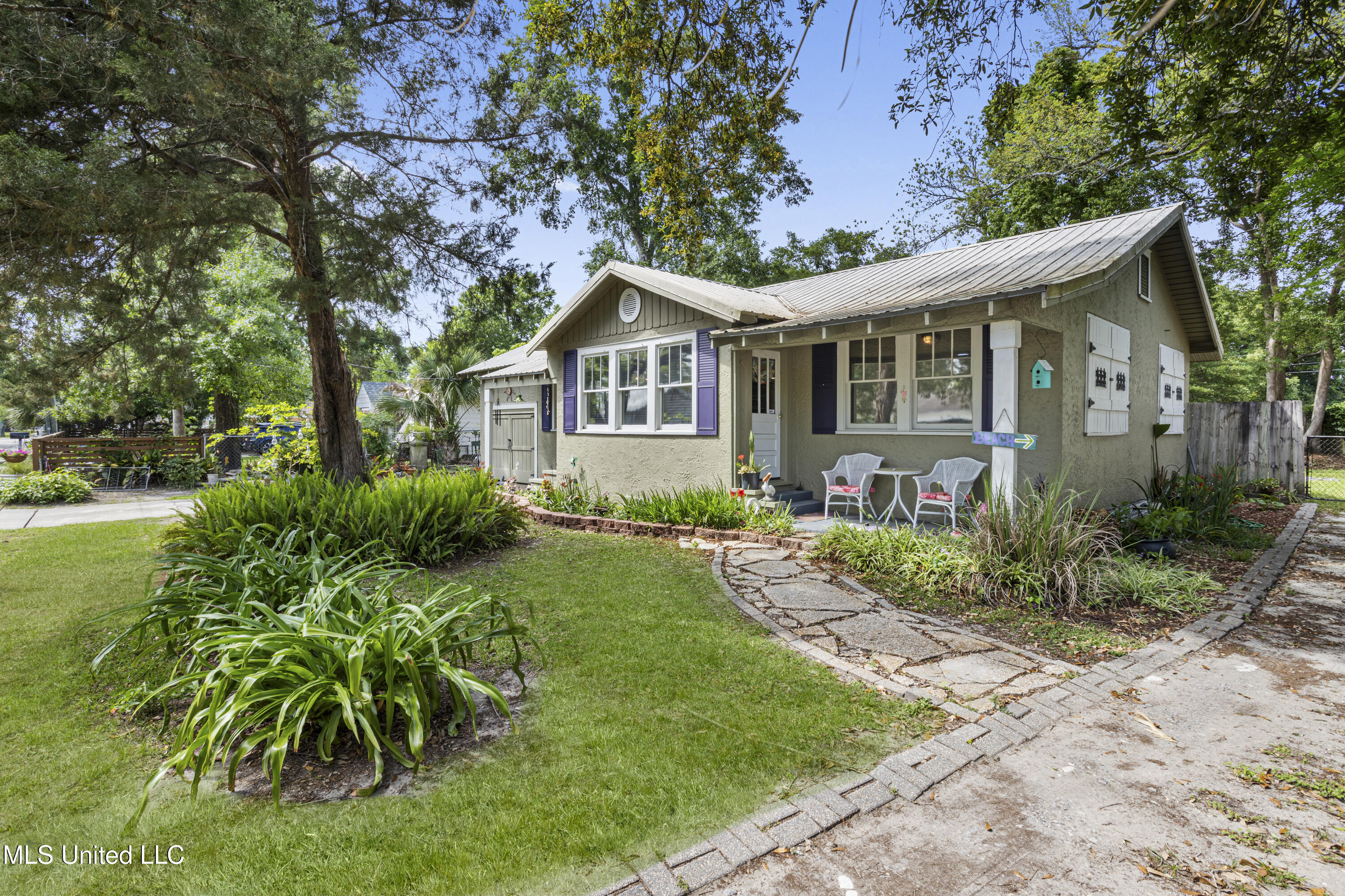 329 Demontluzin Avenue, Bay Saint Louis, Mississippi image 3