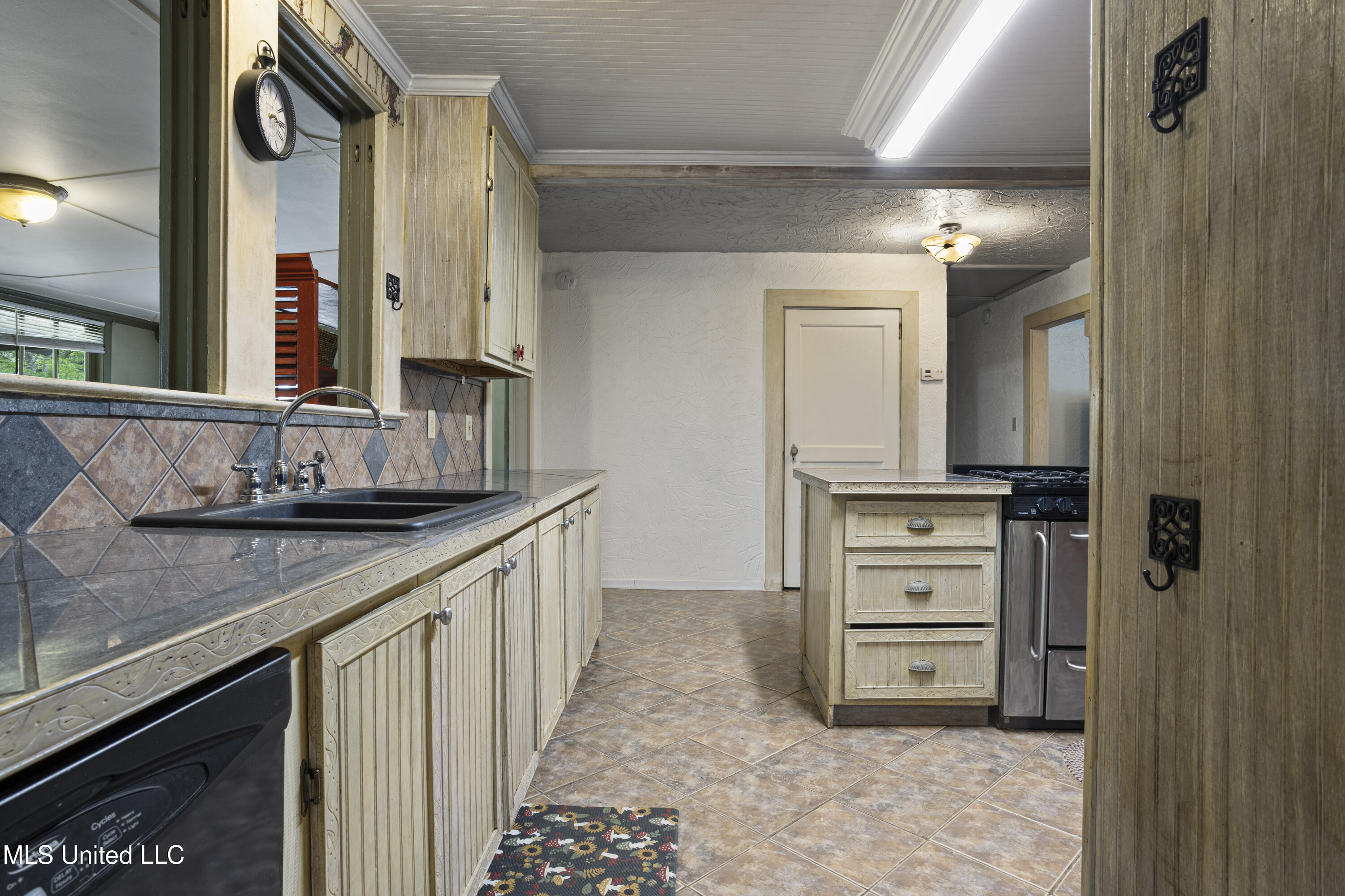 329 Demontluzin Avenue, Bay Saint Louis, Mississippi image 17