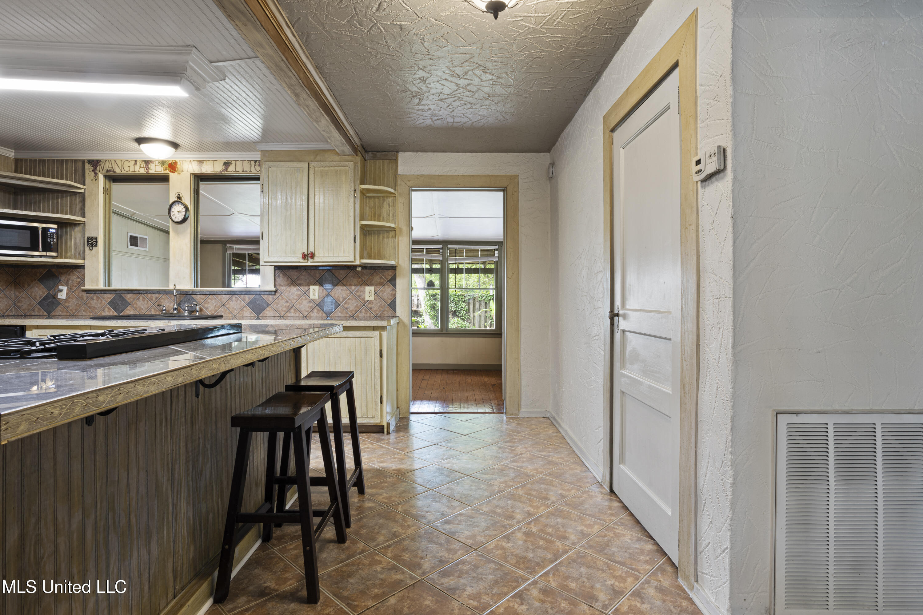 329 Demontluzin Avenue, Bay Saint Louis, Mississippi image 12