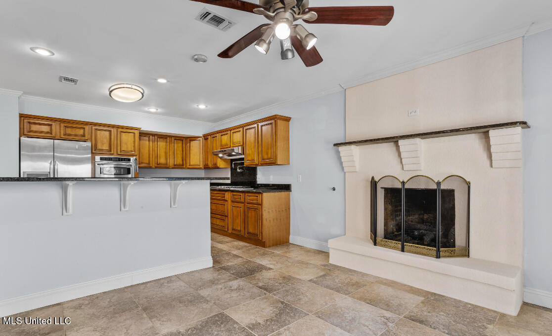 707 Holly Hills Drive, Biloxi, Mississippi image 9