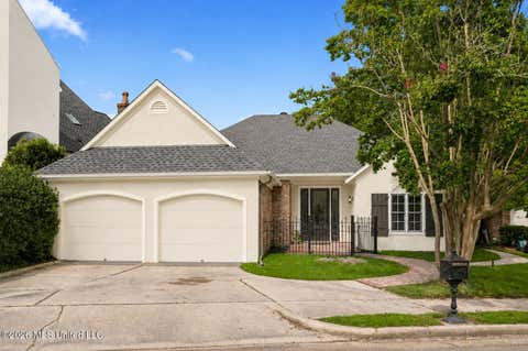 Homes For Sale - 22 Autumn Hill Court<br/> Jackson, MS 39211