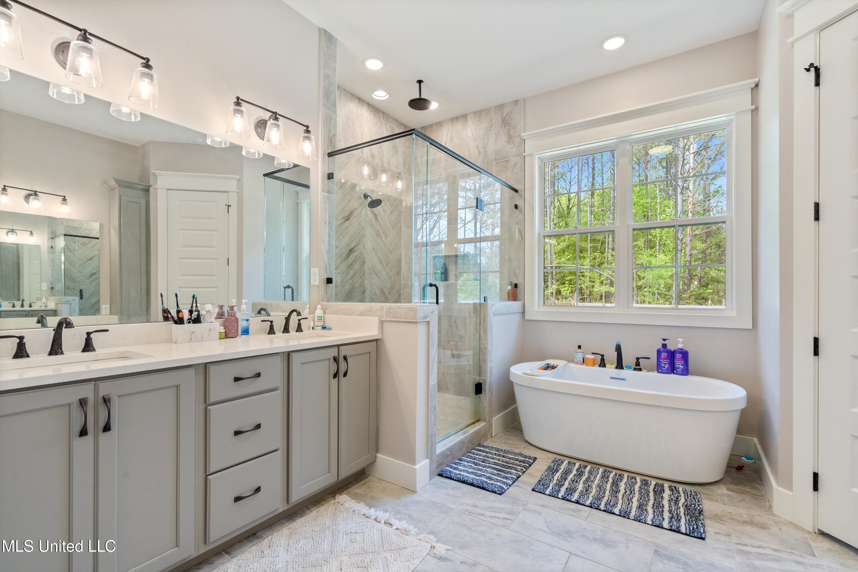 6978 Vaiden Road, Hernando, Mississippi image 36