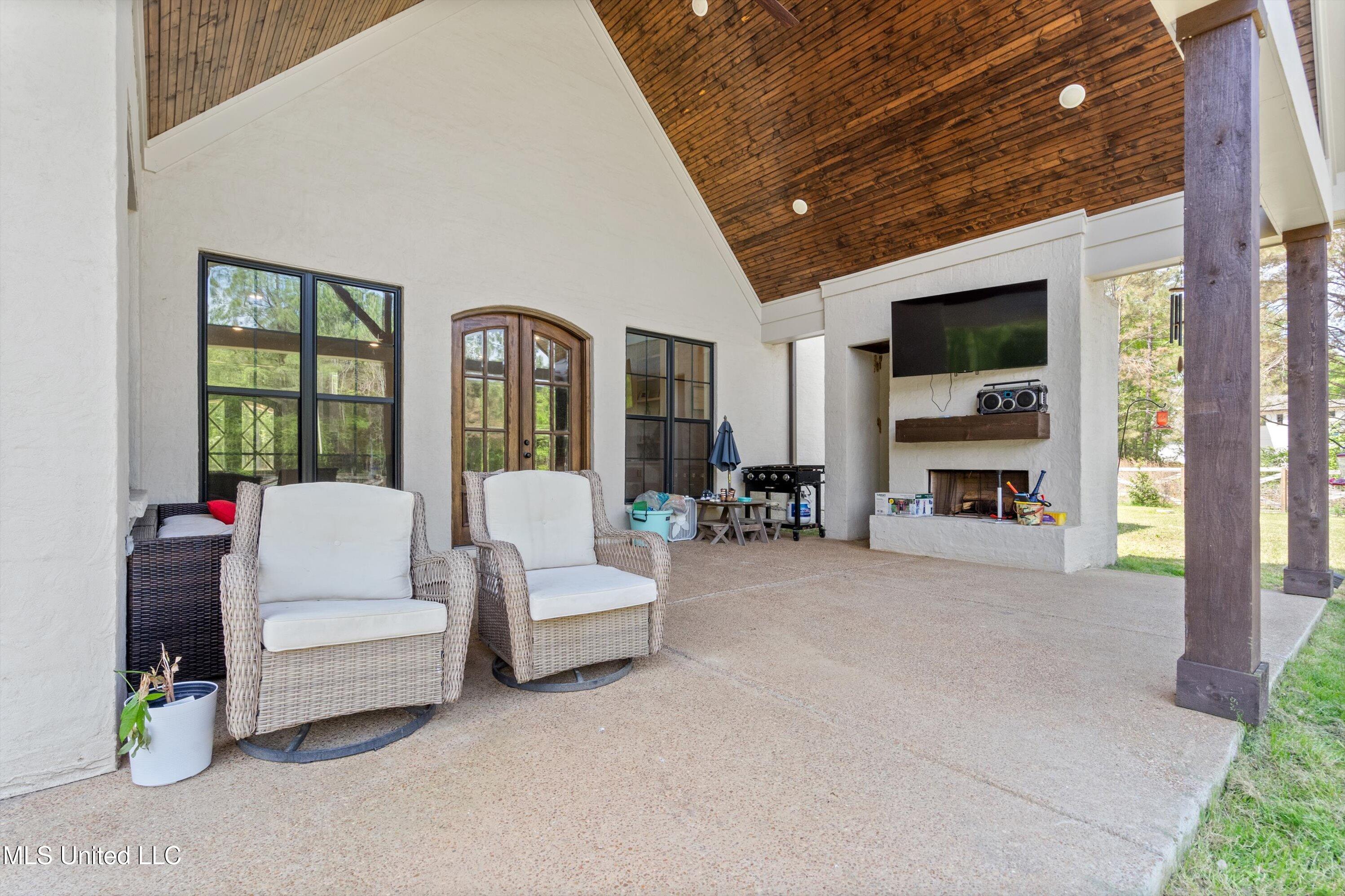 6978 Vaiden Road, Hernando, Mississippi image 49