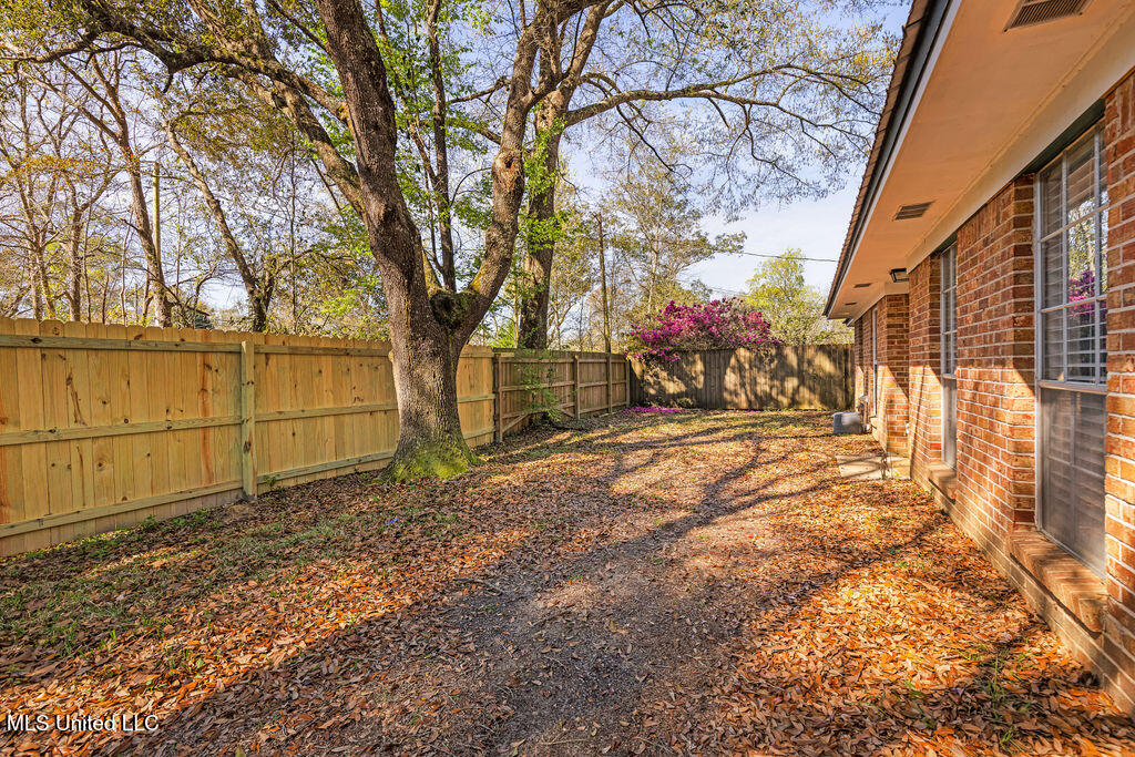 14314 Lemoyne Boulevard, Biloxi, Mississippi image 11