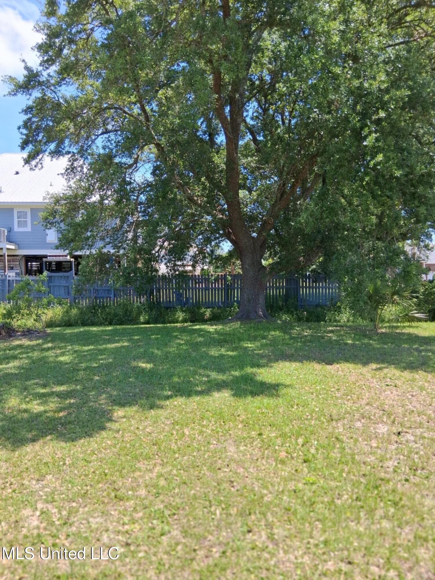 301 S Seashore Avenue, Long Beach, Mississippi image 3