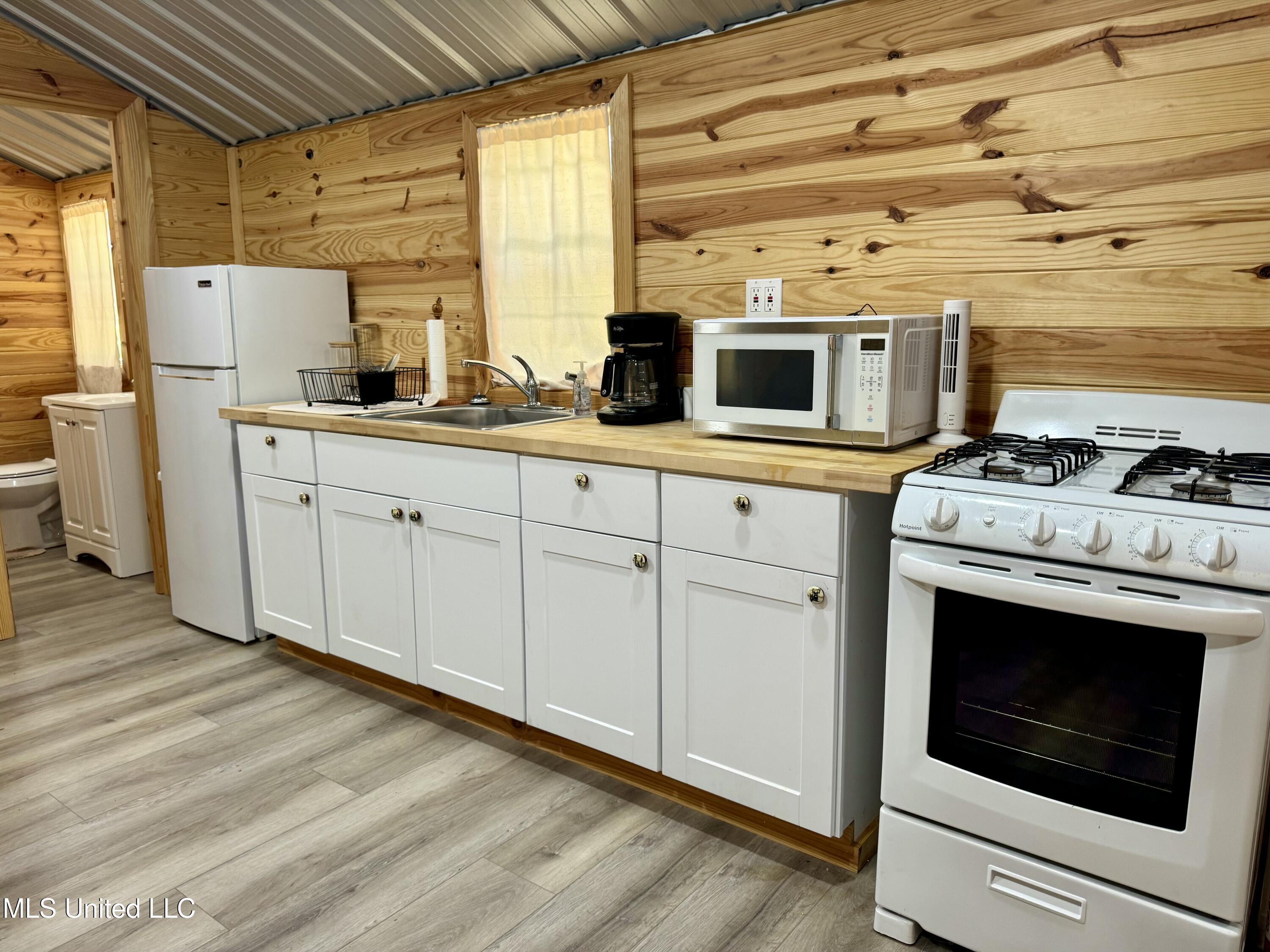 1131 Cauthen Road, Camden, Mississippi image 9