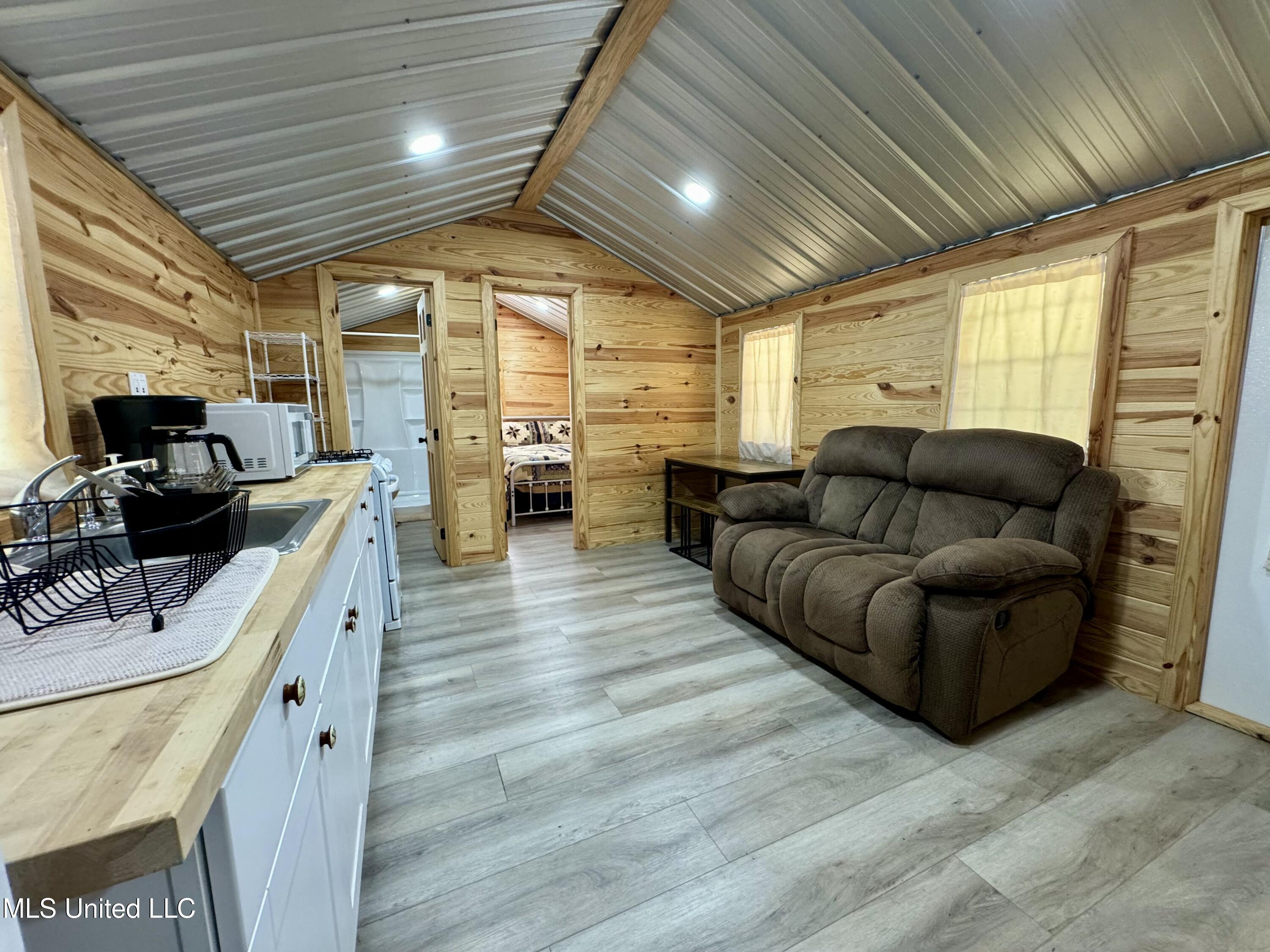 1131 Cauthen Road, Camden, Mississippi image 8