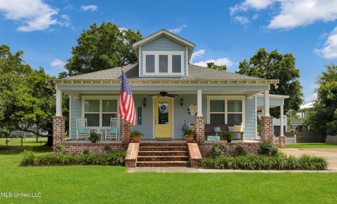 Homes For Sale - 605 Magnolia Street<br/> Long Beach, MS 39560