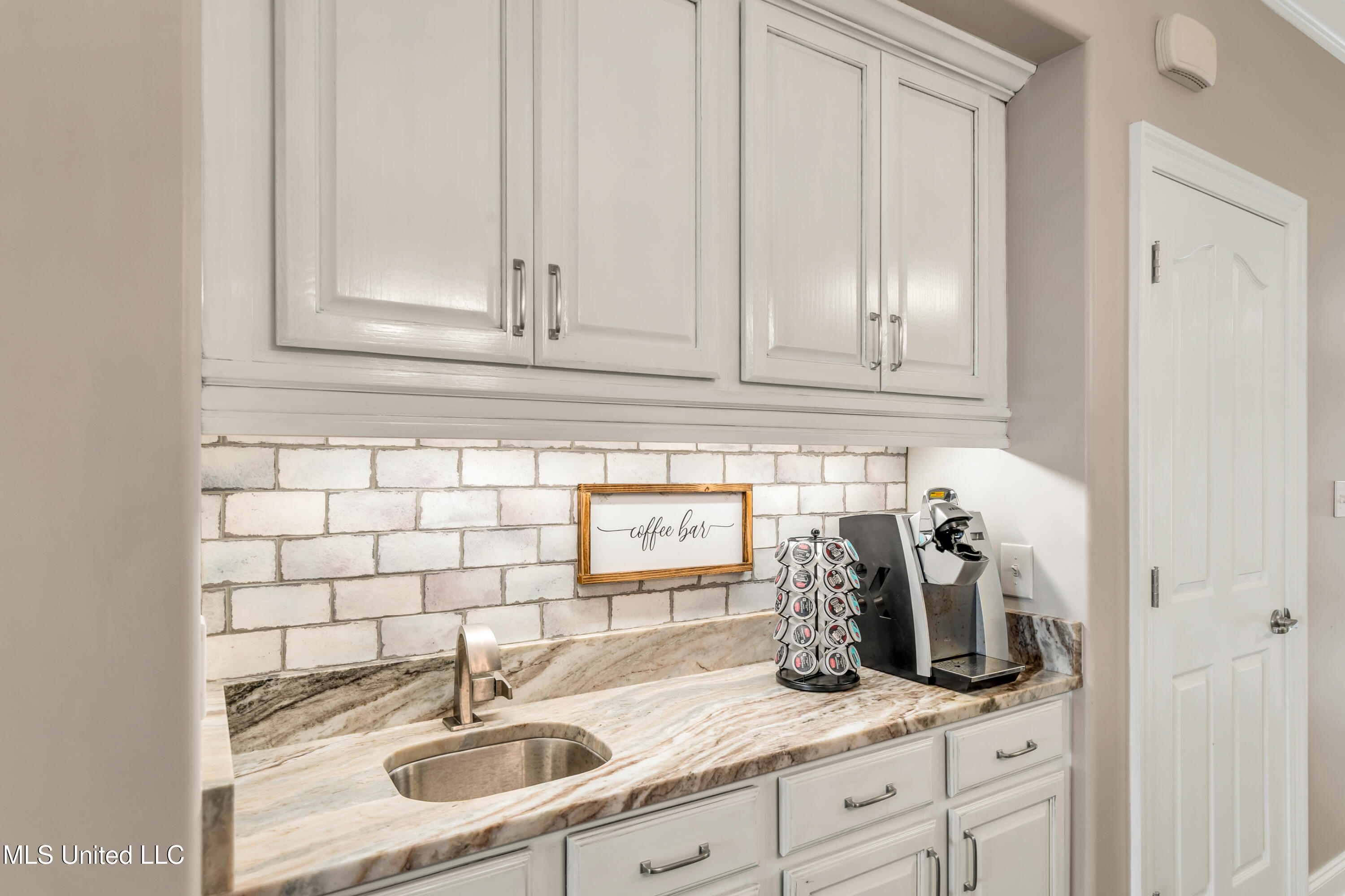 1453 E Beach Boulevard #220, Pass Christian, Mississippi image 14