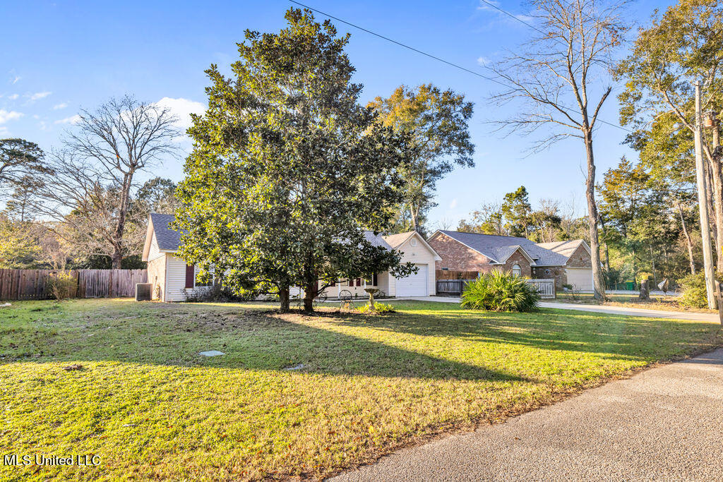 1613 Cook Street, Ocean Springs, Mississippi image 3