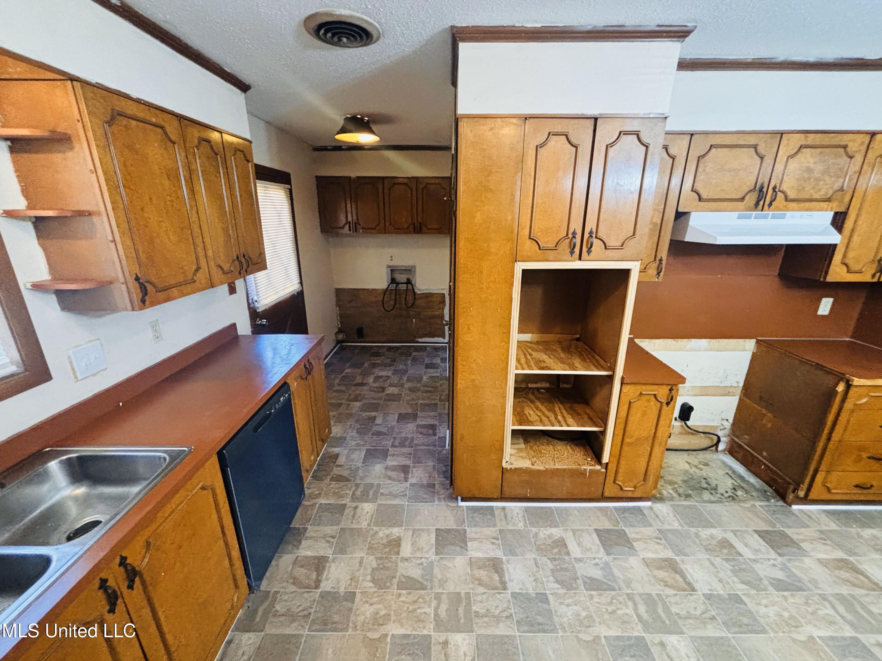 2605 Cliffwood Drive, Jackson, Mississippi image 3
