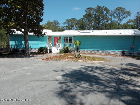 Homes For Sale - 1832 Seacrest Dr<br/> Gautier, MS 39553