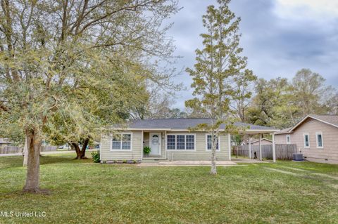 Single Family Residence in Gulfport MS 219 41st Street.jpg