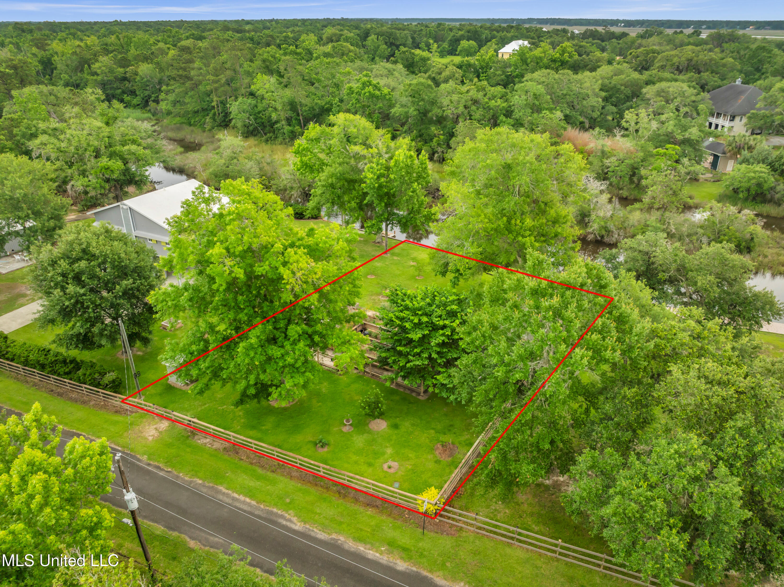 25545 Winding Way Drive, Pass Christian, Mississippi image 44