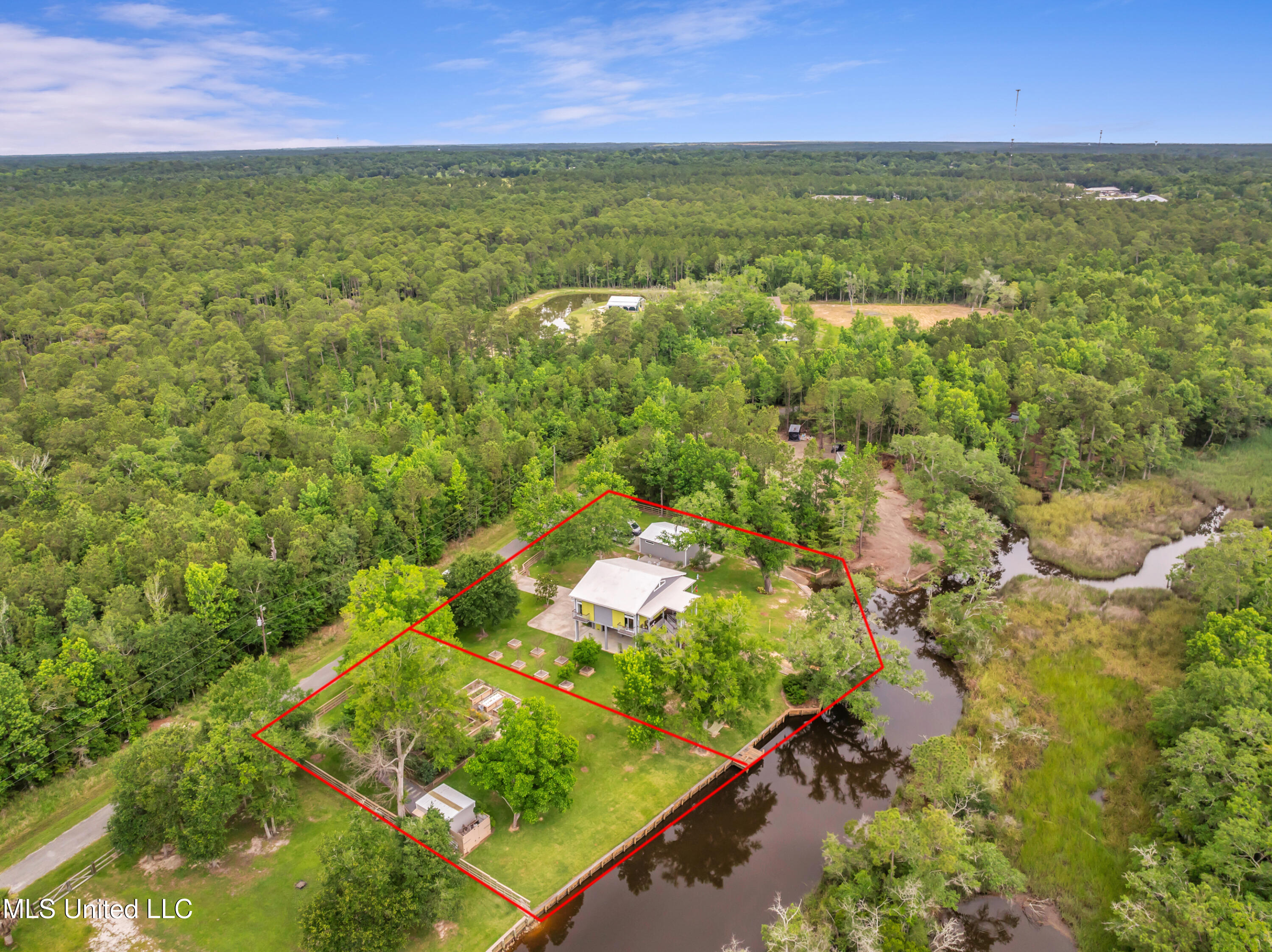 25545 Winding Way Drive, Pass Christian, Mississippi image 36