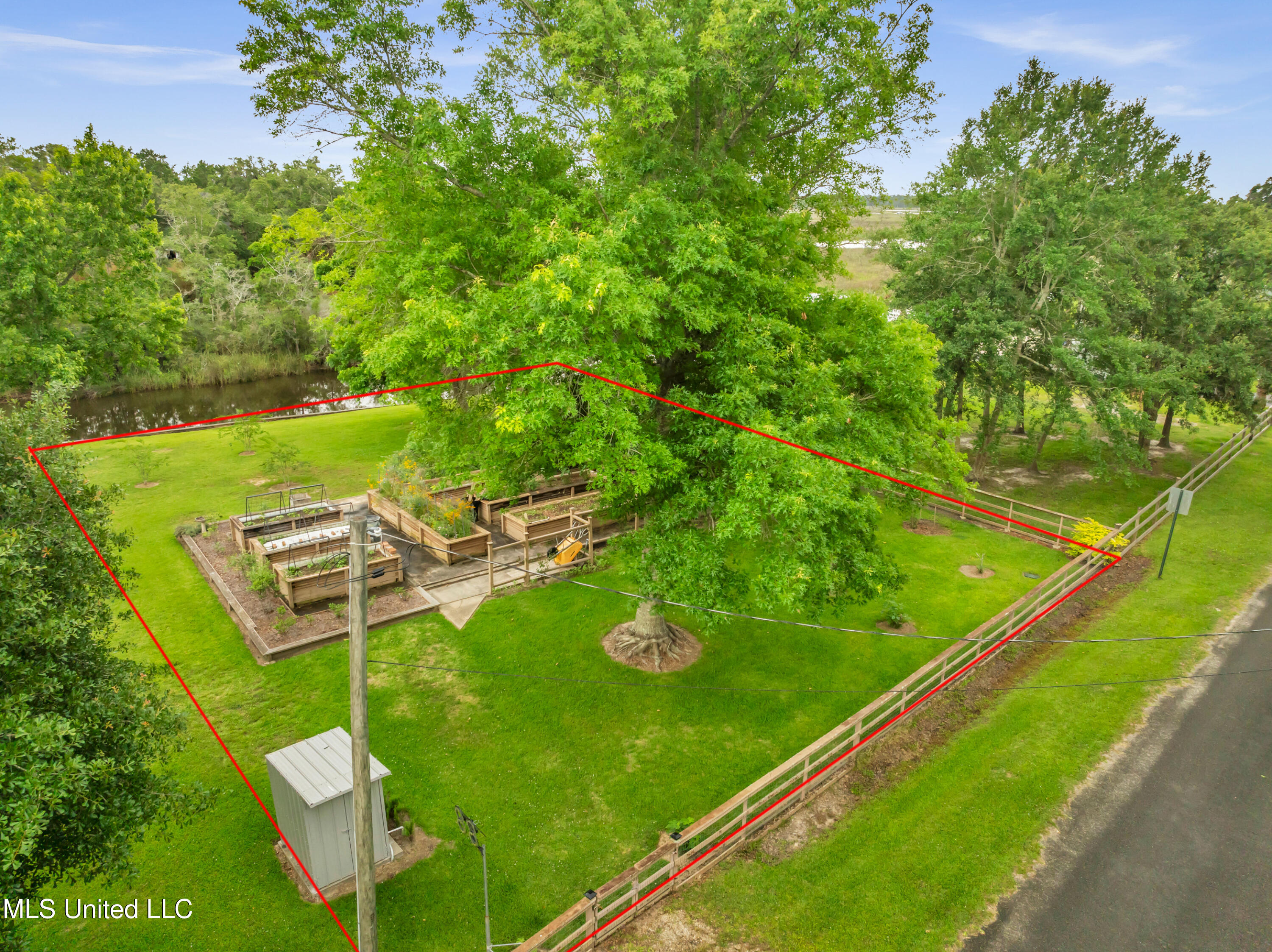 25545 Winding Way Drive, Pass Christian, Mississippi image 43