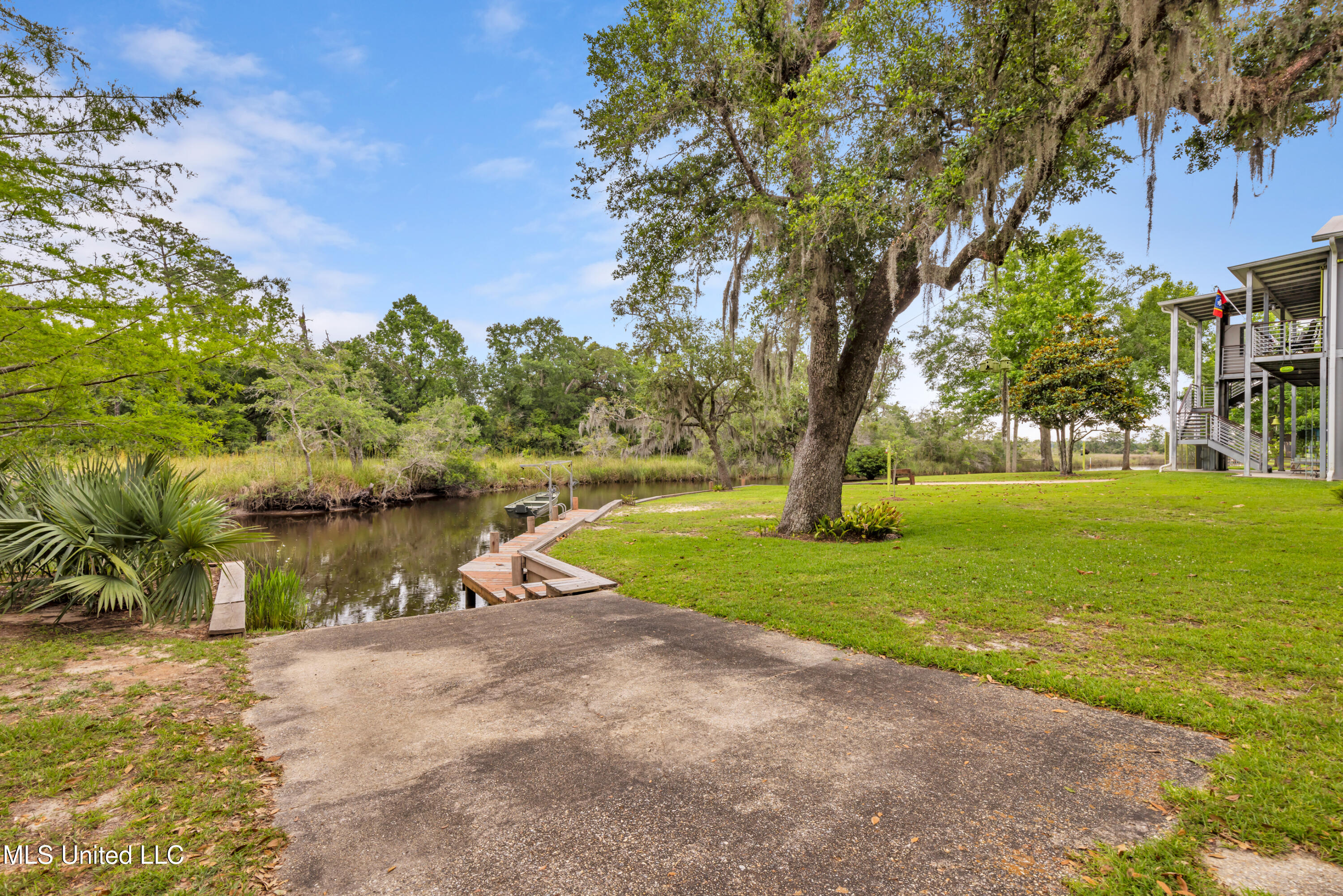 25545 Winding Way Drive, Pass Christian, Mississippi image 14