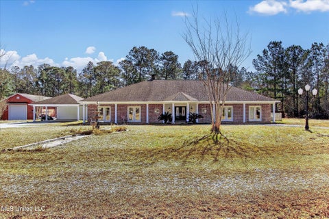 Homes For Sale - 20419 Robinson Road<br/> Gulfport, MS 39503