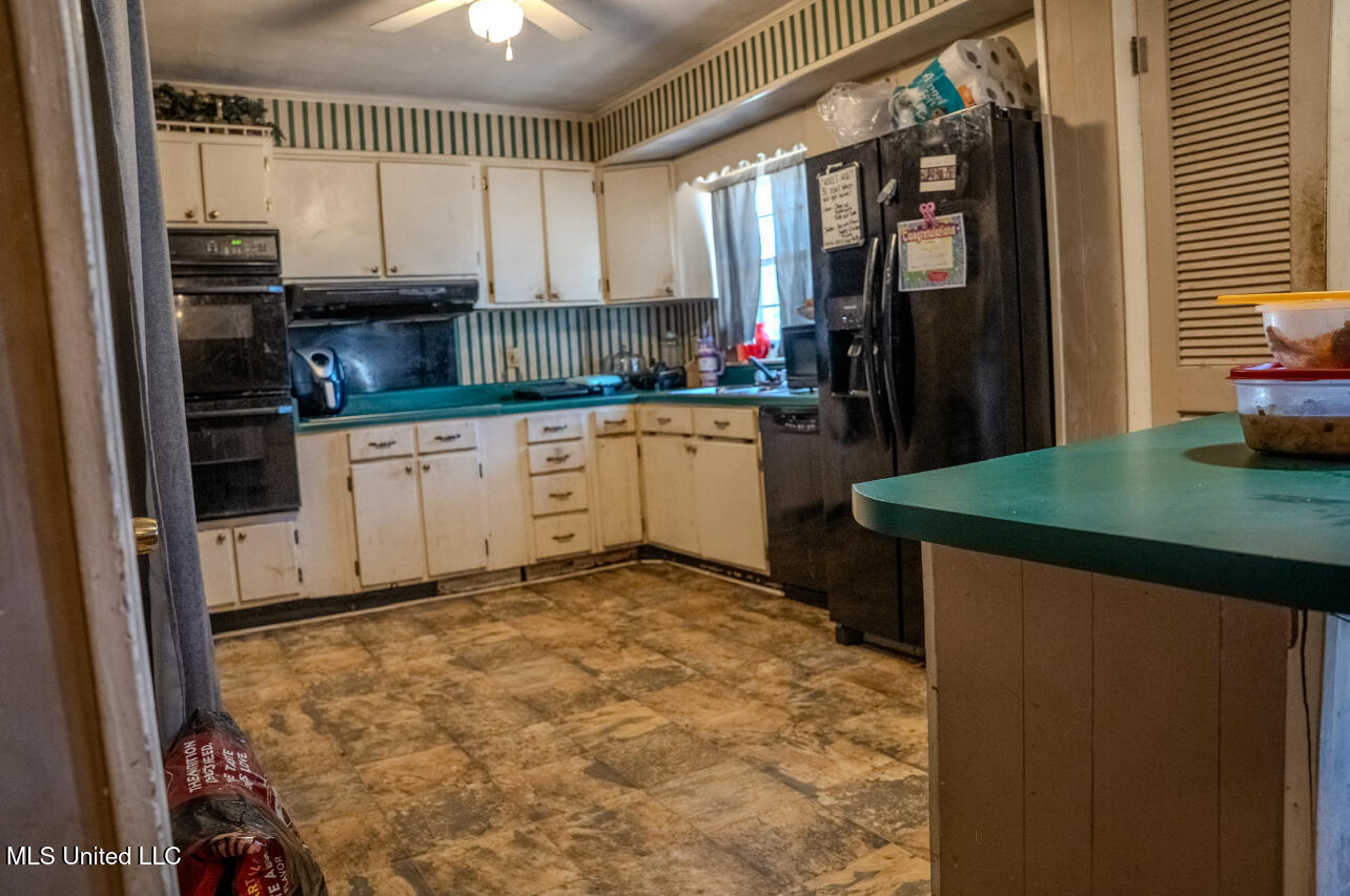 212 Gordan Drive, Batesville, Mississippi image 5