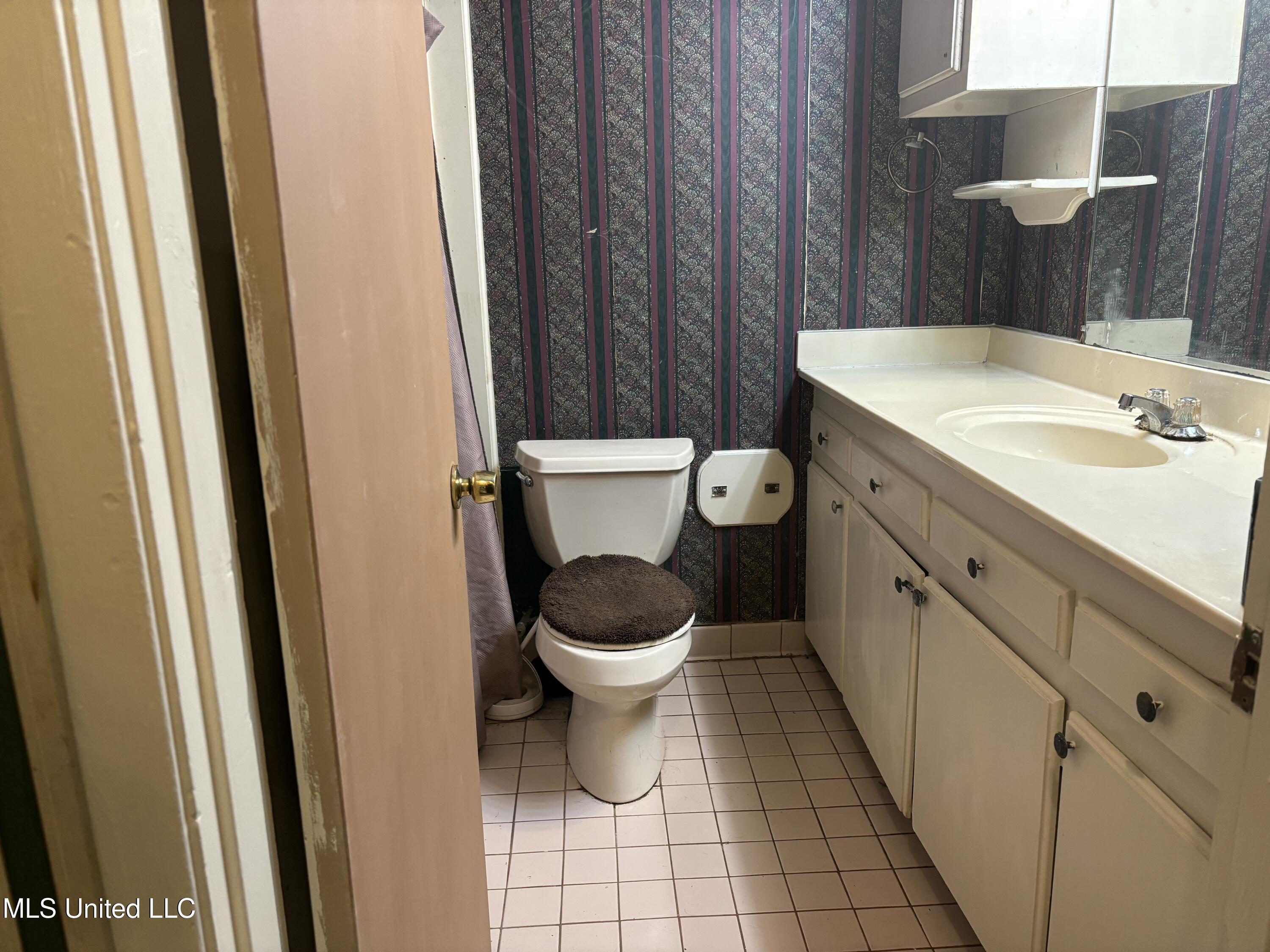 212 Gordan Drive, Batesville, Mississippi image 7