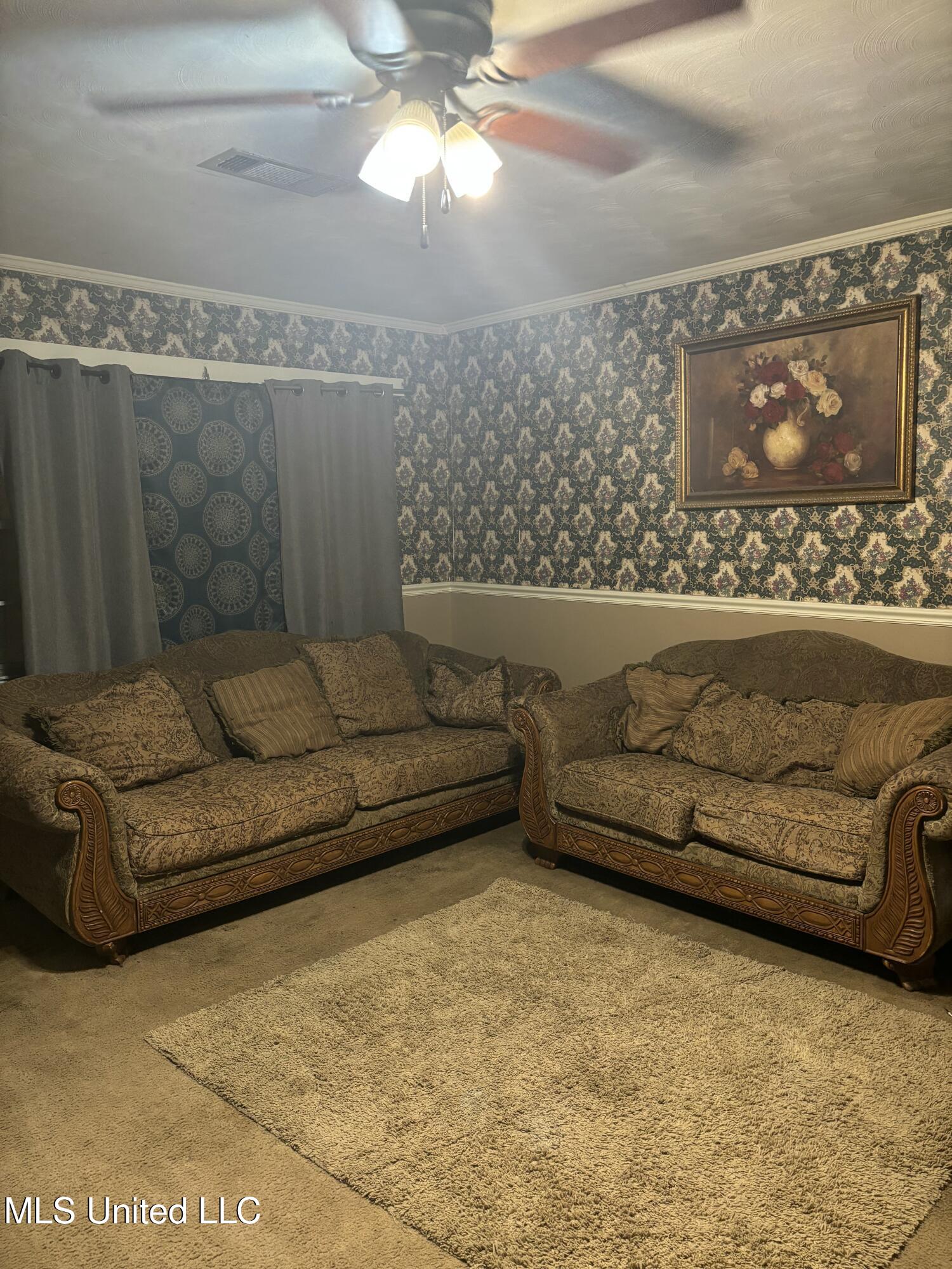 212 Gordan Drive, Batesville, Mississippi image 2