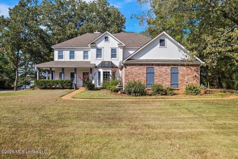 Homes For Sale - 150 Lake Ridge Drive<br/> Madison County, Madison, MS 39110