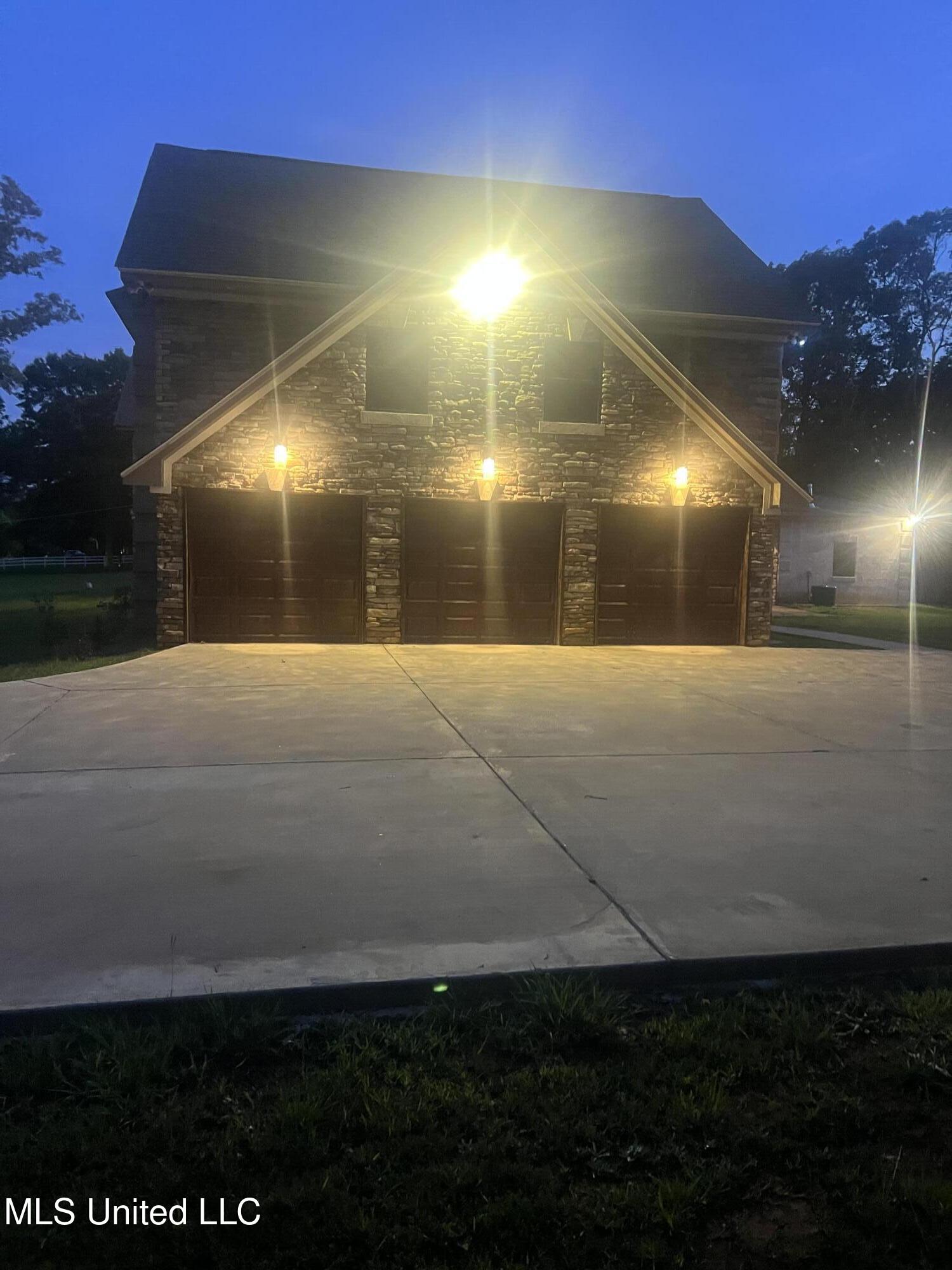 589 N Old Canton Road, Madison, Mississippi image 2