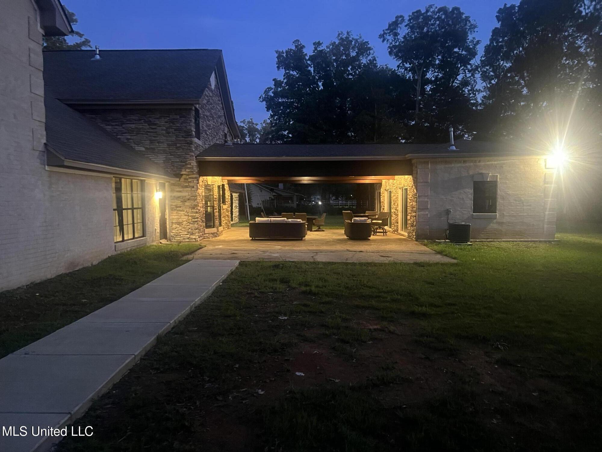 589 N Old Canton Road, Madison, Mississippi image 4
