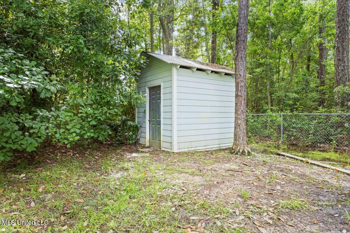 8724 Goodland Drive, Gautier, Mississippi image 24