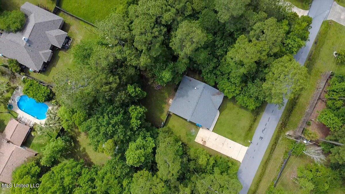 8724 Goodland Drive, Gautier, Mississippi image 26