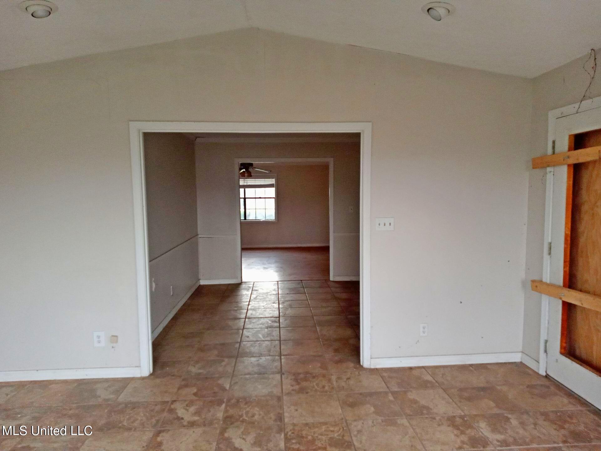 2389 W Clubview Circle, Yazoo City, Mississippi image 16
