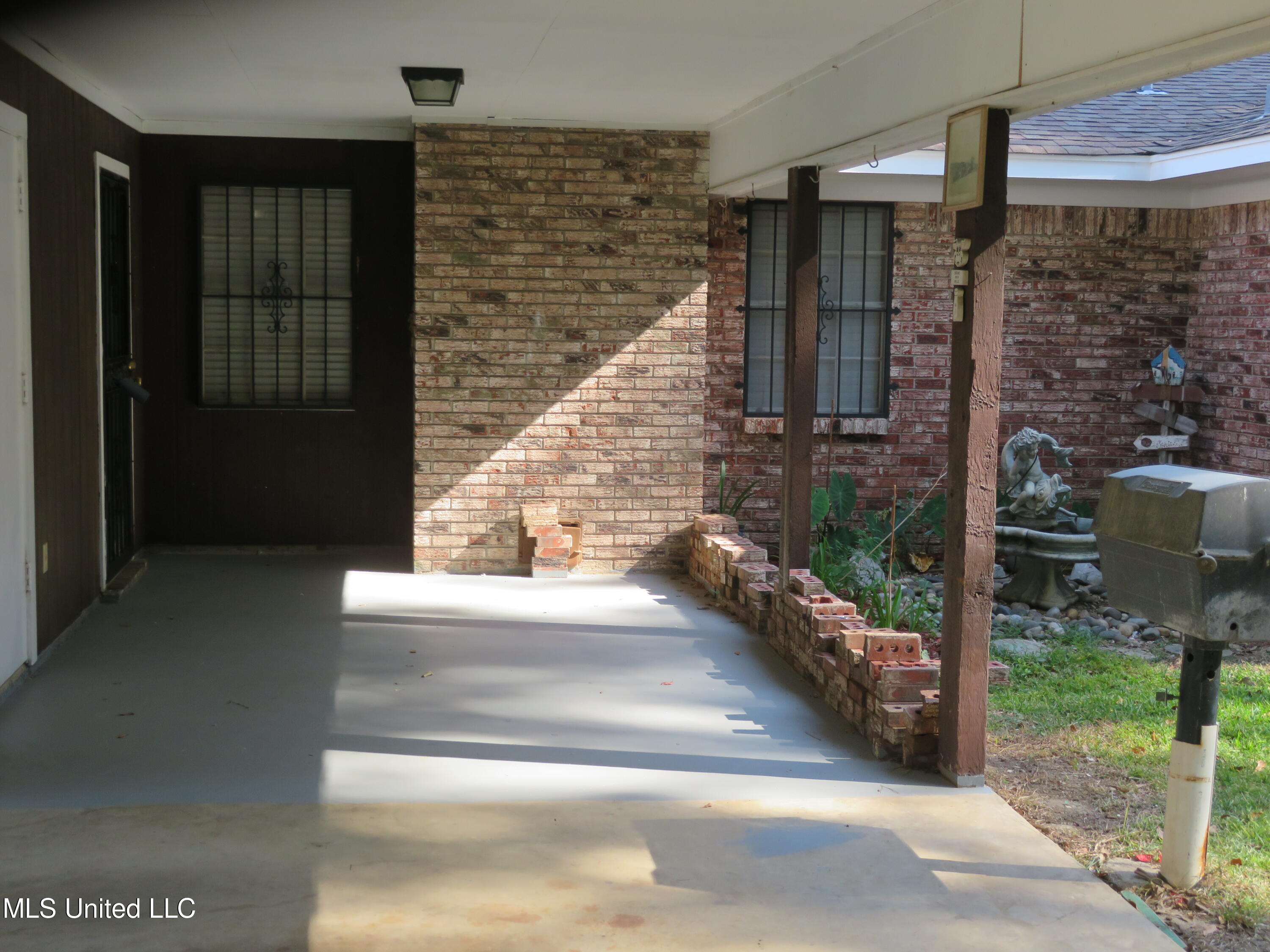 1470 Vernon Circle, Jackson, Mississippi image 3