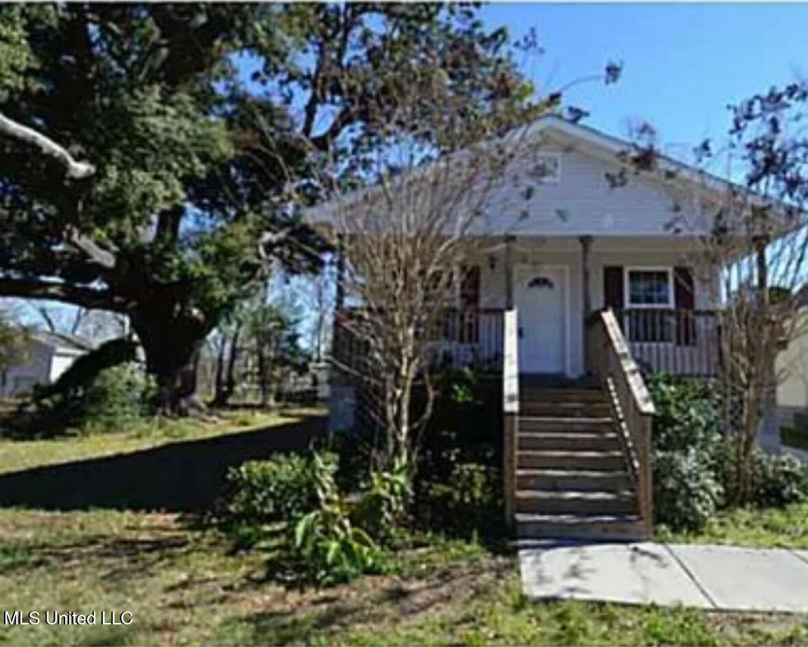 318 Nixon Street, Biloxi, Mississippi image 2