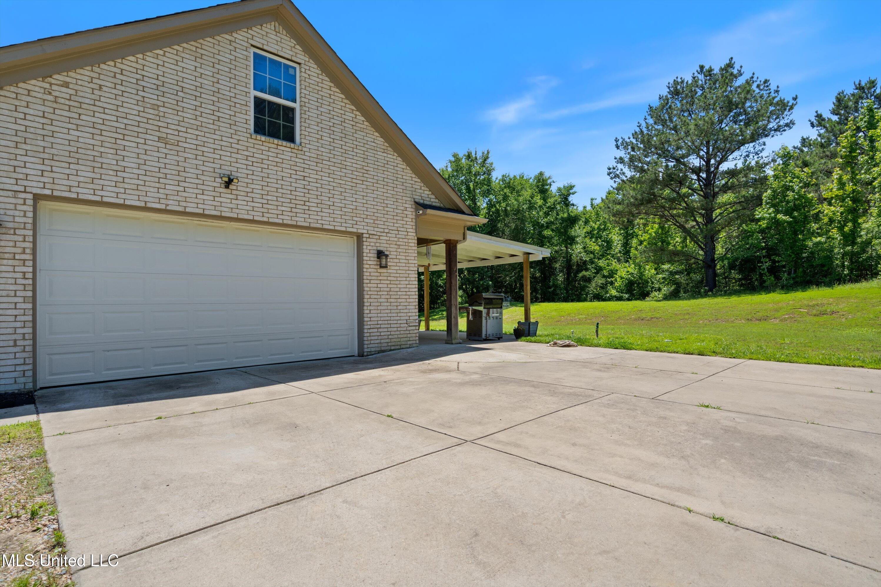 102 Whitetail Lane, Coldwater, Mississippi image 9