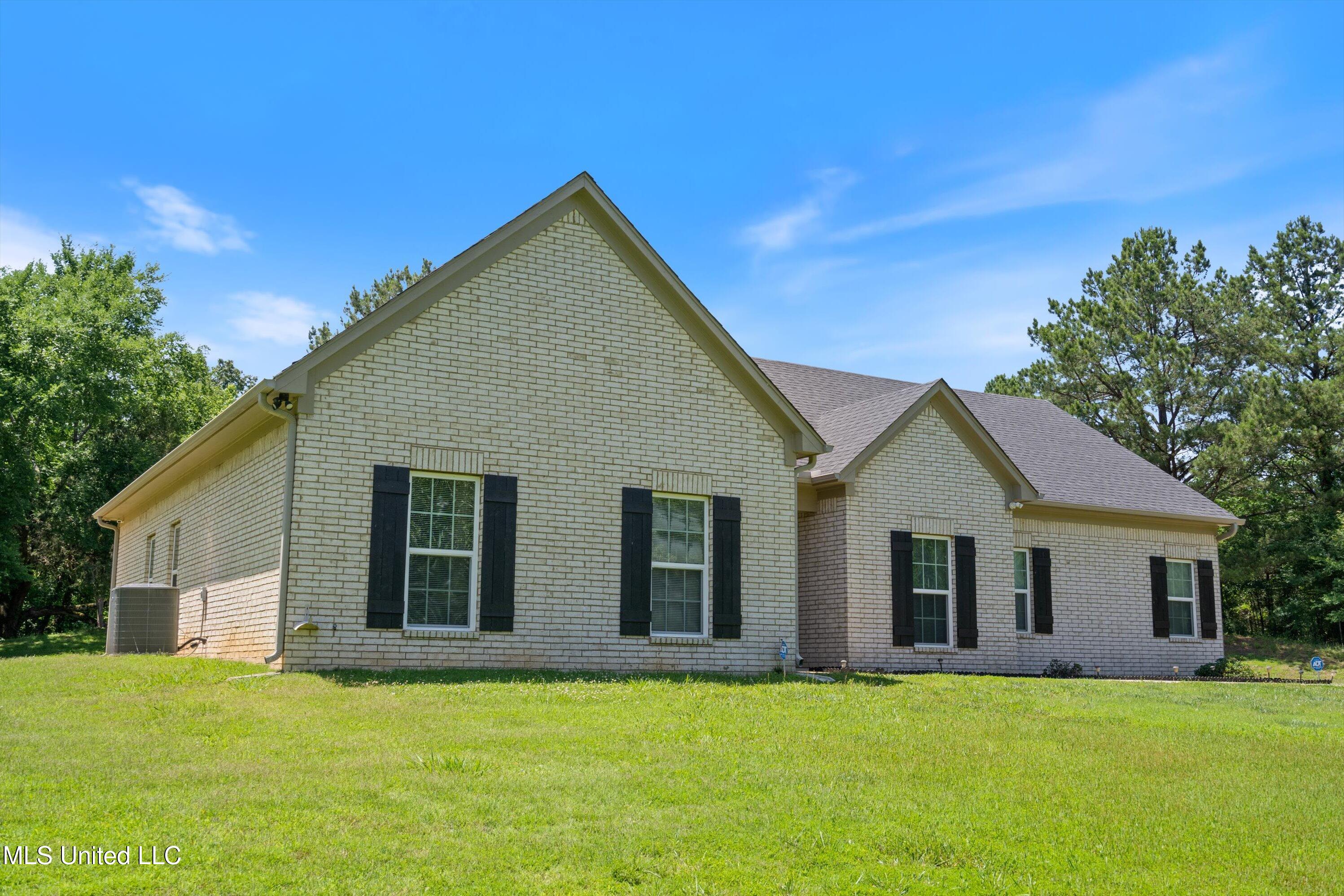 102 Whitetail Lane, Coldwater, Mississippi image 7