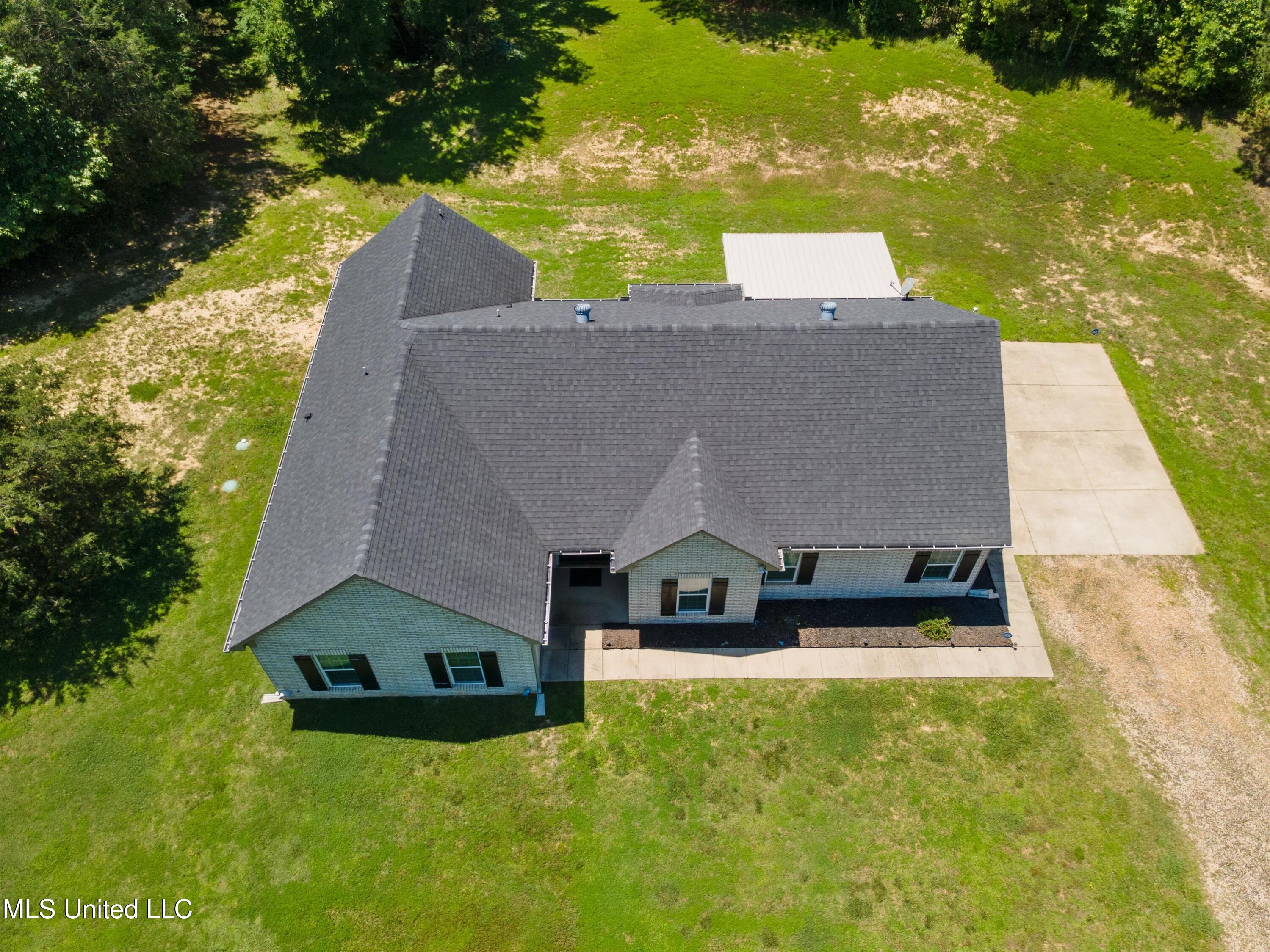 102 Whitetail Lane, Coldwater, Mississippi image 4