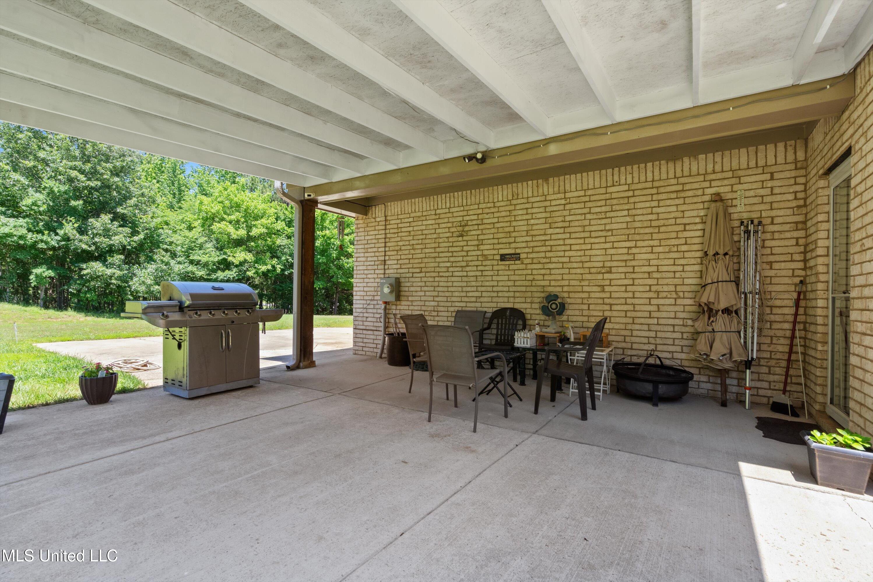 102 Whitetail Lane, Coldwater, Mississippi image 12