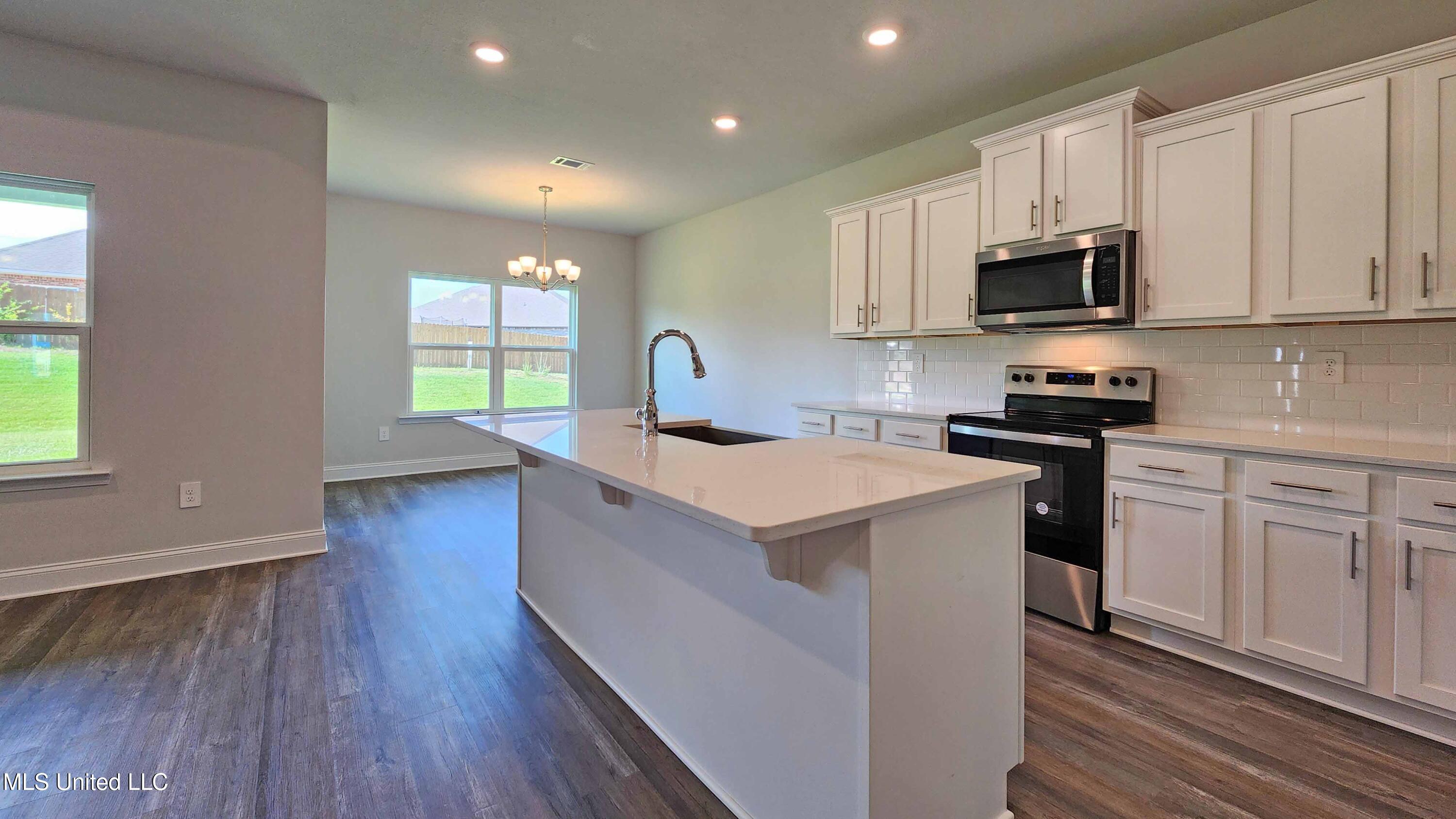 16025 Blue Ridge Drive, Gulfport, Mississippi image 2