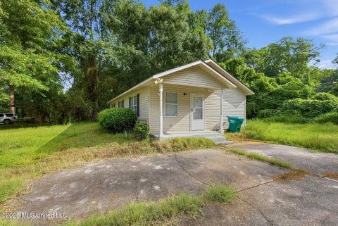 Homes For Sale - 1802 39th Place<br/> Meridian, MS 39307