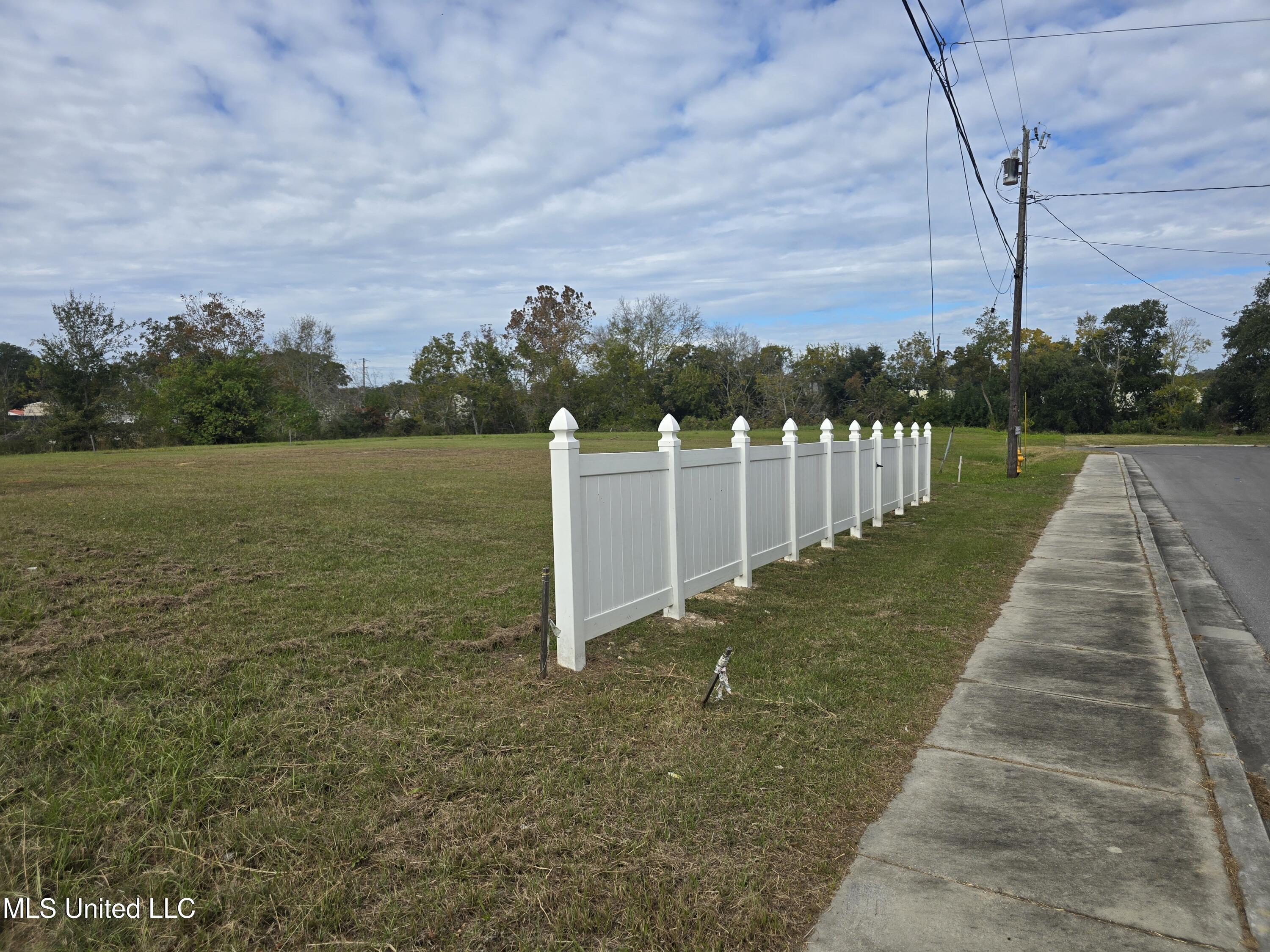 506 Seal Avenue, Biloxi, Mississippi image 2