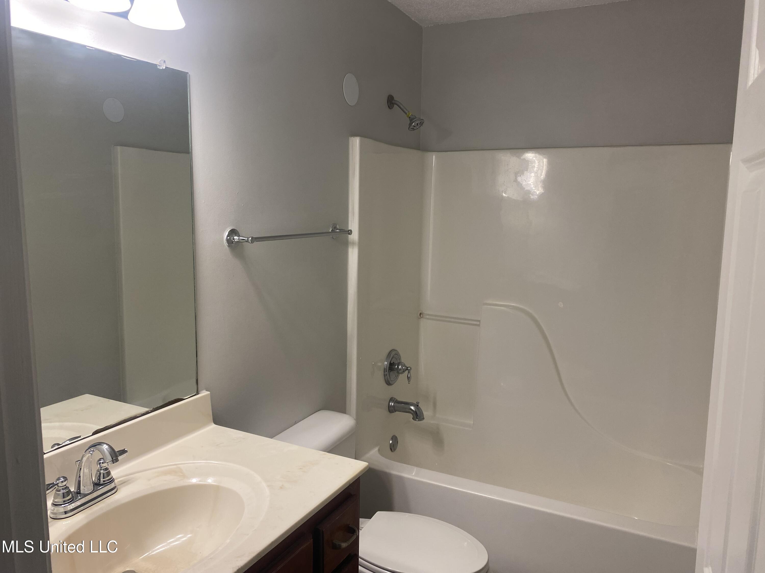 5593 Casey Lane, Southaven, Mississippi image 19