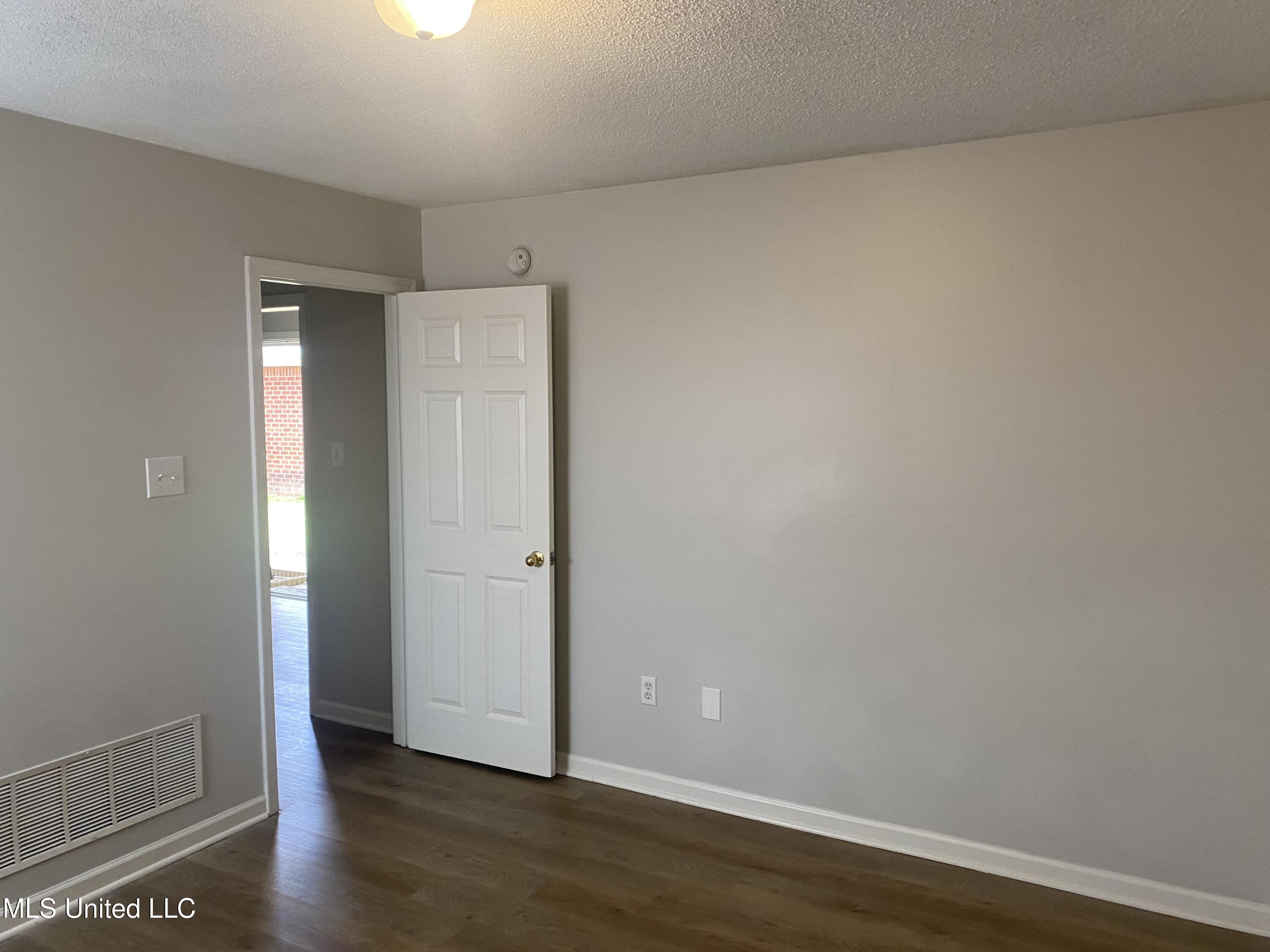 5593 Casey Lane, Southaven, Mississippi image 18