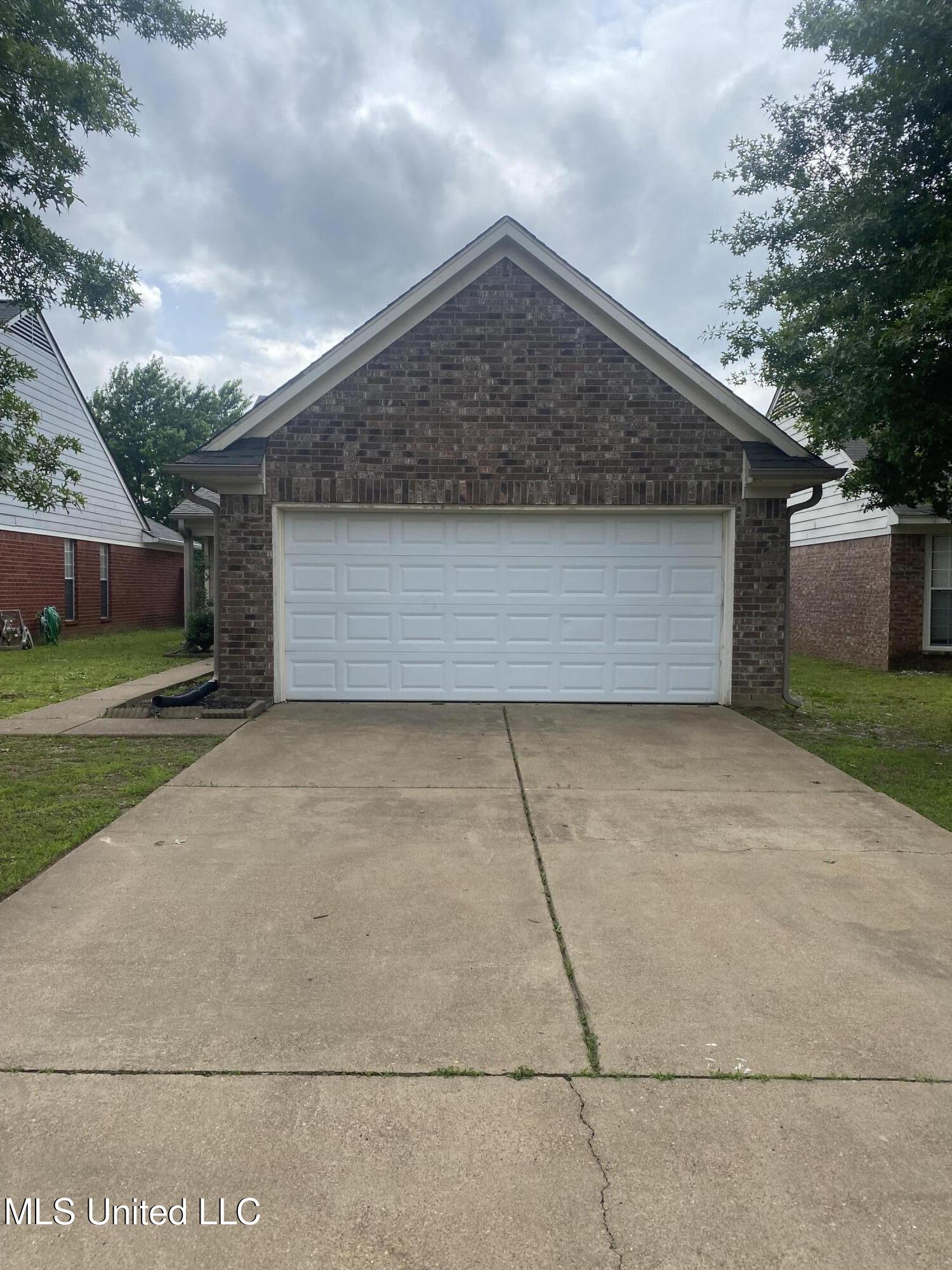 5593 Casey Lane, Southaven, Mississippi image 2