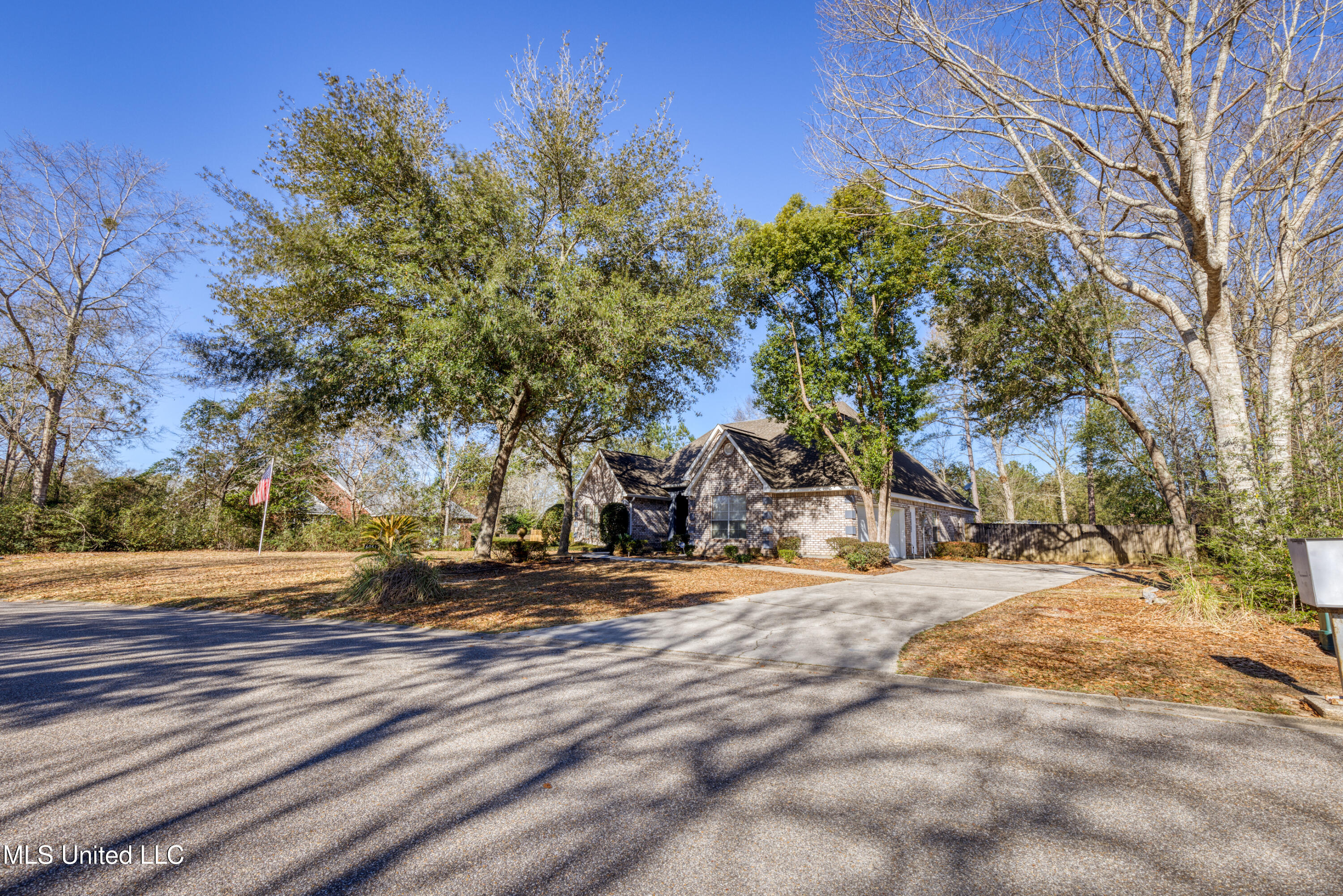 6051 The Wds Road, Picayune, Mississippi image 1